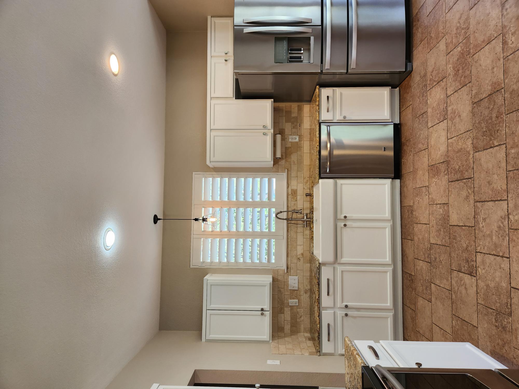 207 Meadows Ln, Dripping Springs, TX 78620