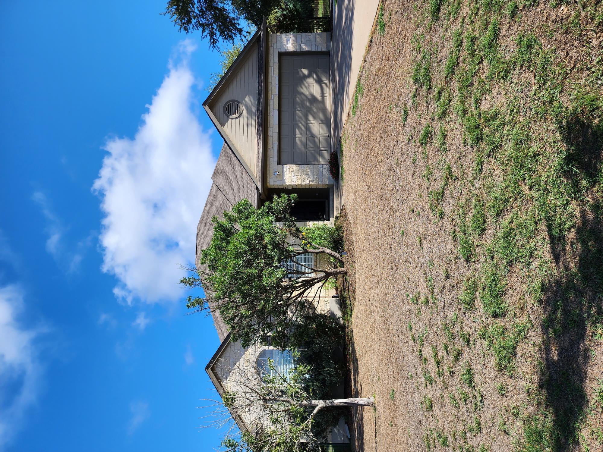 207 Meadows Ln, Dripping Springs, TX 78620