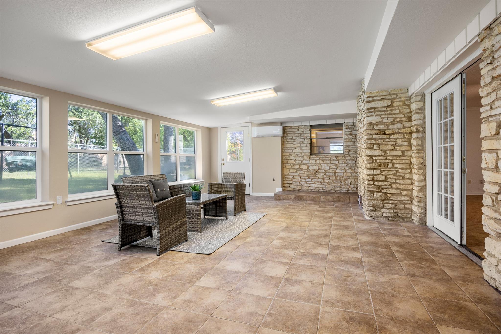 9504 Flintrock Cir, Austin, TX 78737