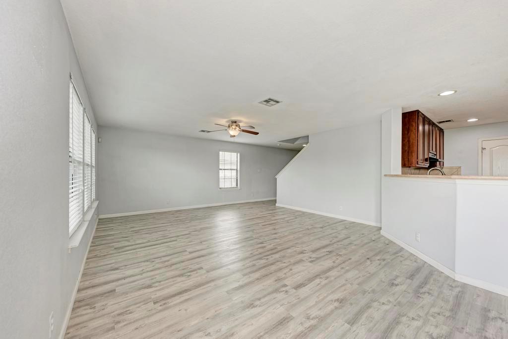 530 Sheep Trail Dr, Kyle, TX 78640