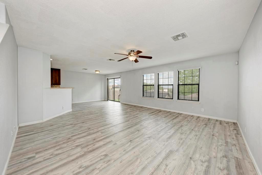 530 Sheep Trail Dr, Kyle, TX 78640