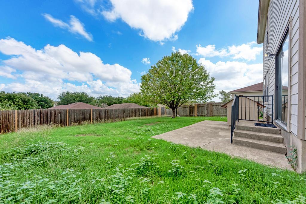 530 Sheep Trail Dr, Kyle, TX 78640