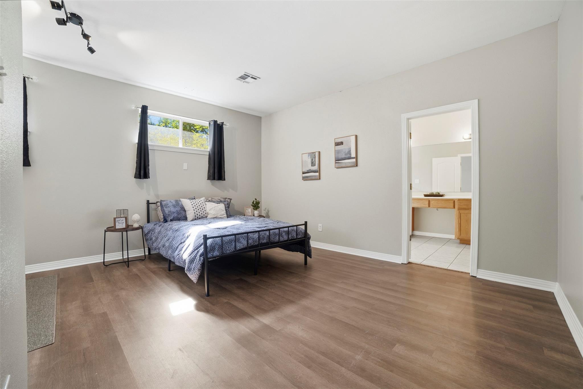 409 E Austin Ave, Round Rock, TX 78664