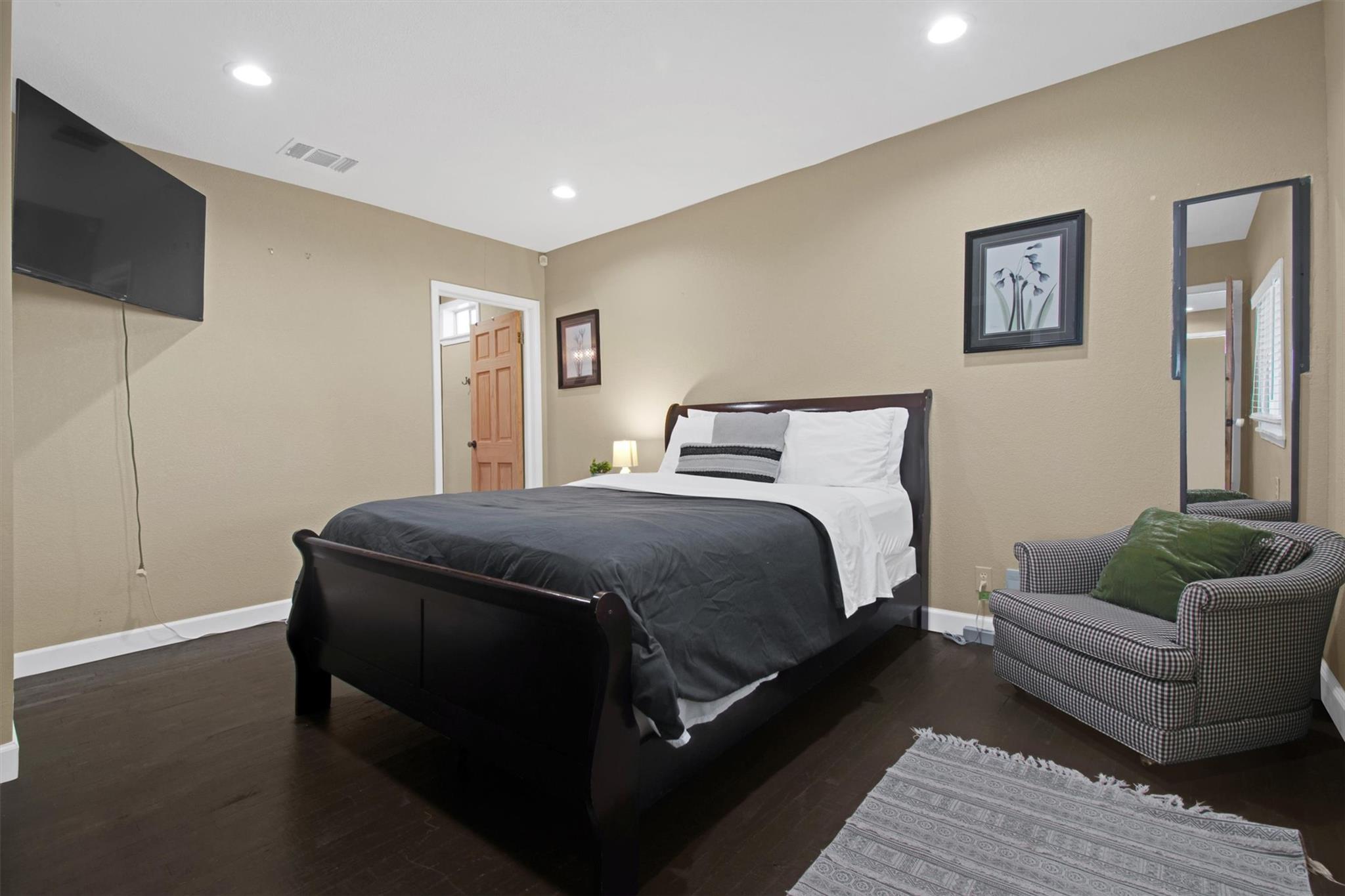 1236 S Academy Ave S, New Braunfels, TX 78130