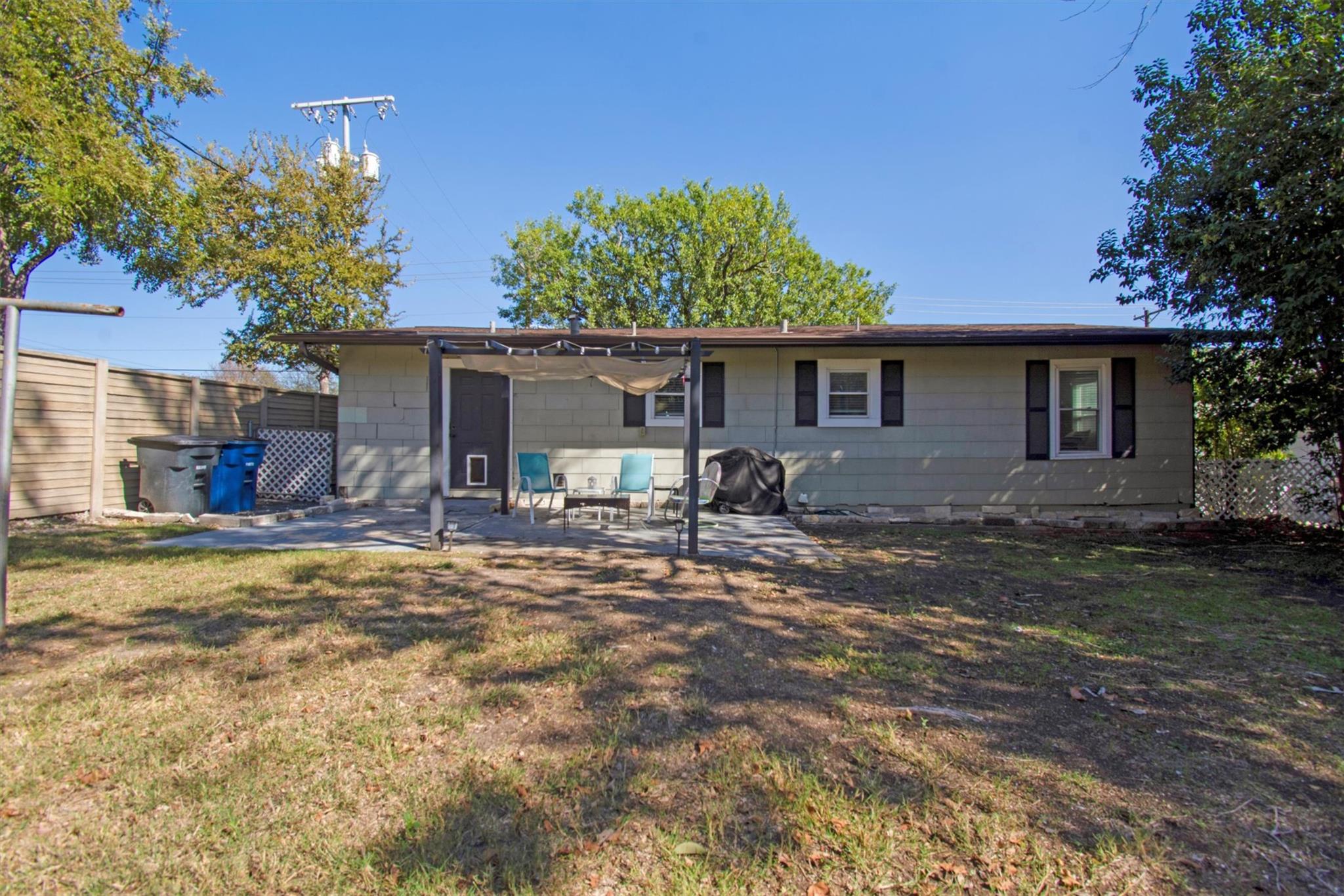 1236 S Academy Ave S, New Braunfels, TX 78130