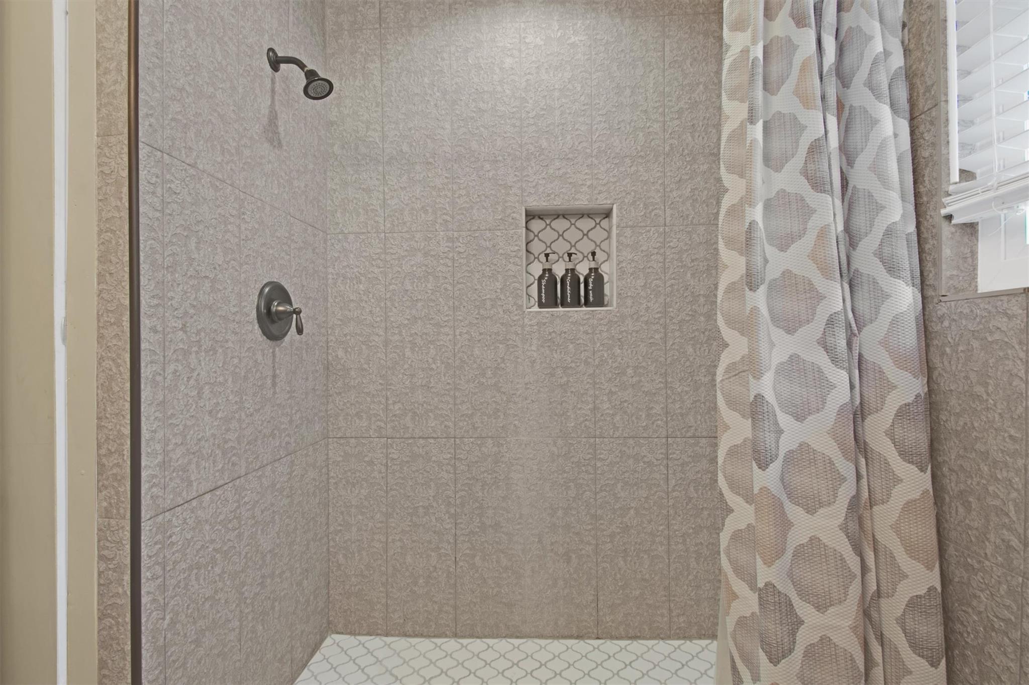 1236 S Academy Ave S, New Braunfels, TX 78130