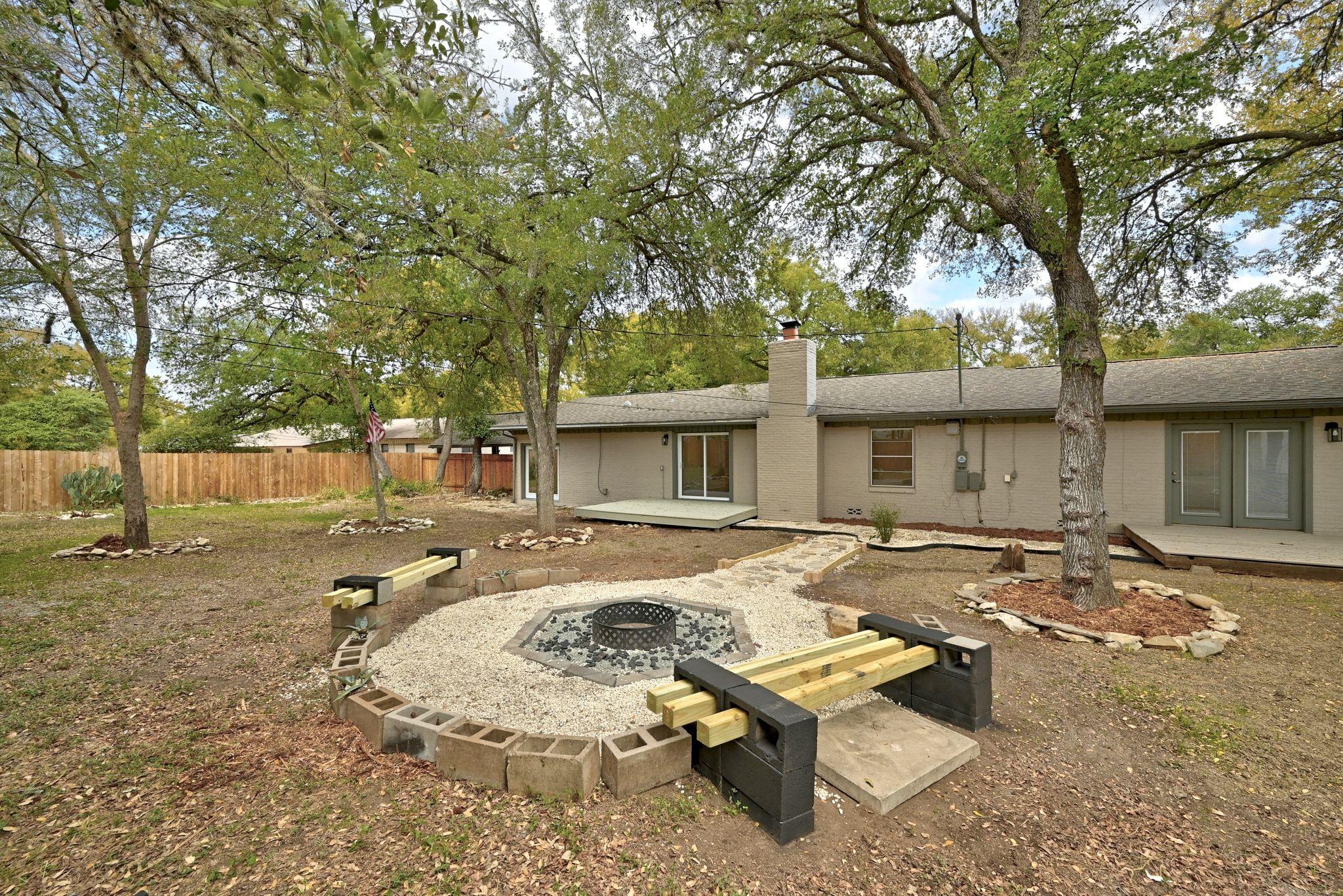 107 Suttles Ave, San Marcos, TX 78666