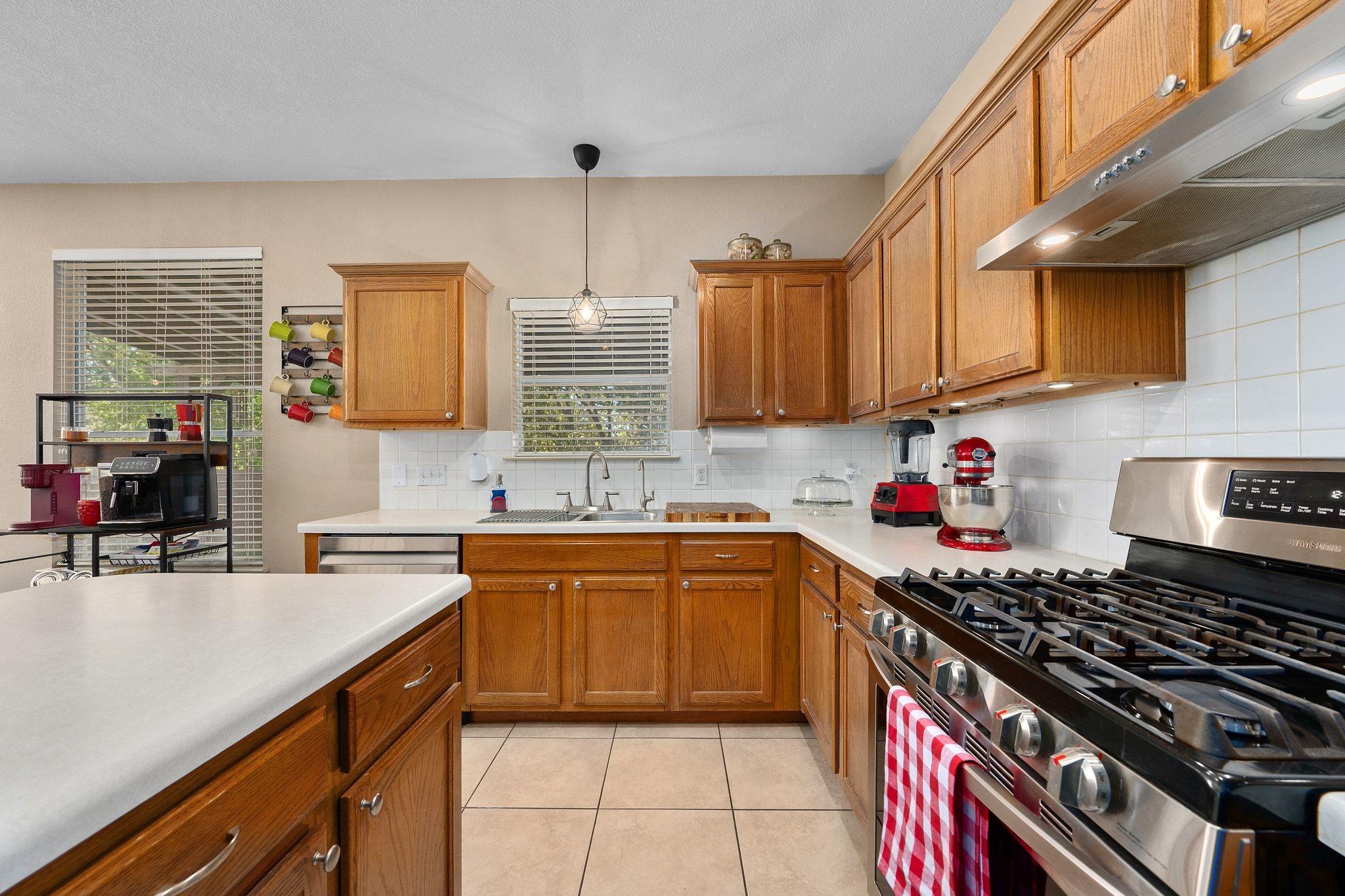 628 Paso Fino Trl, Cedar Park, TX 78613