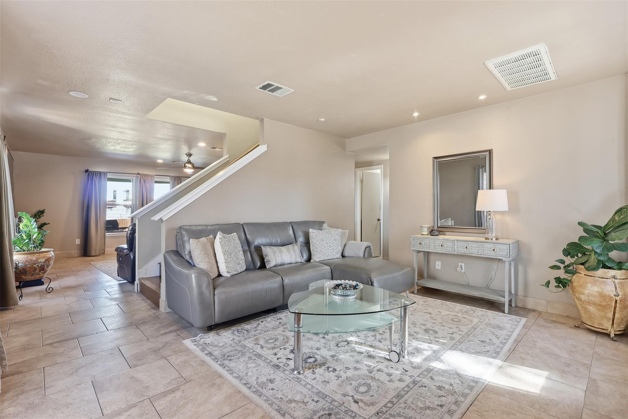 13112 Dearbonne Dr, Del Valle, TX 78617