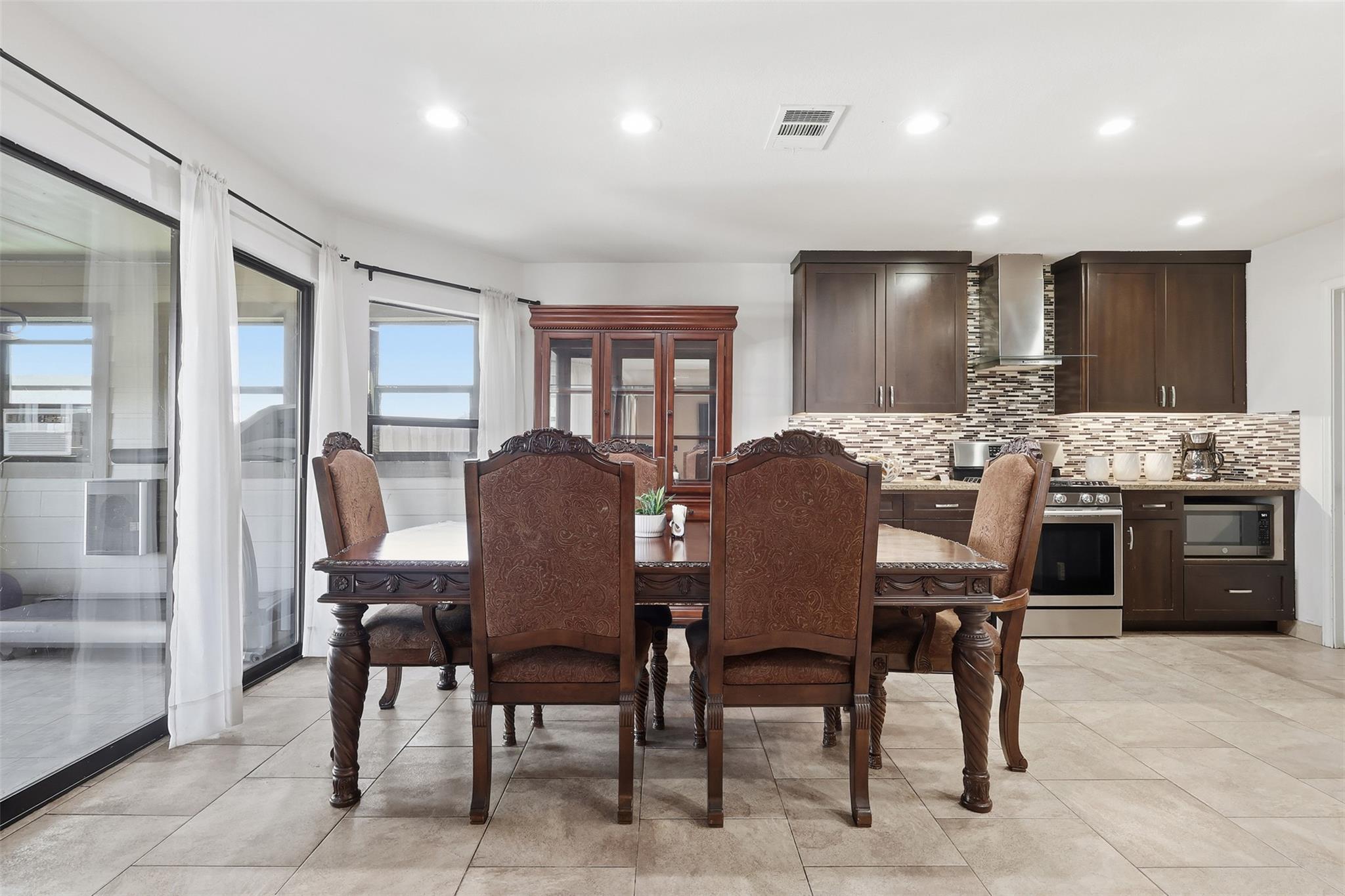 13112 Dearbonne Dr, Del Valle, TX 78617