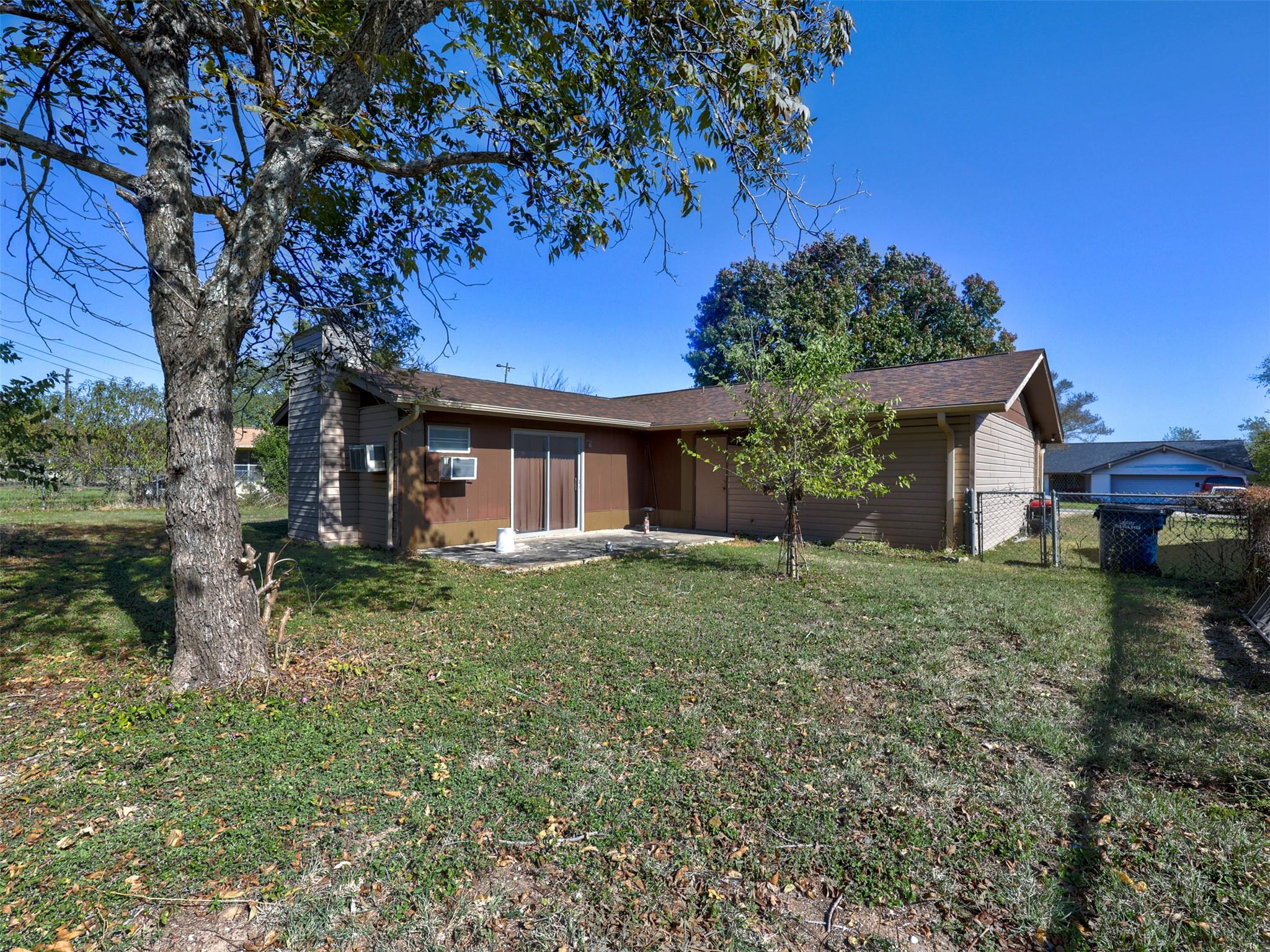 103 Lackey, Florence, TX 76527