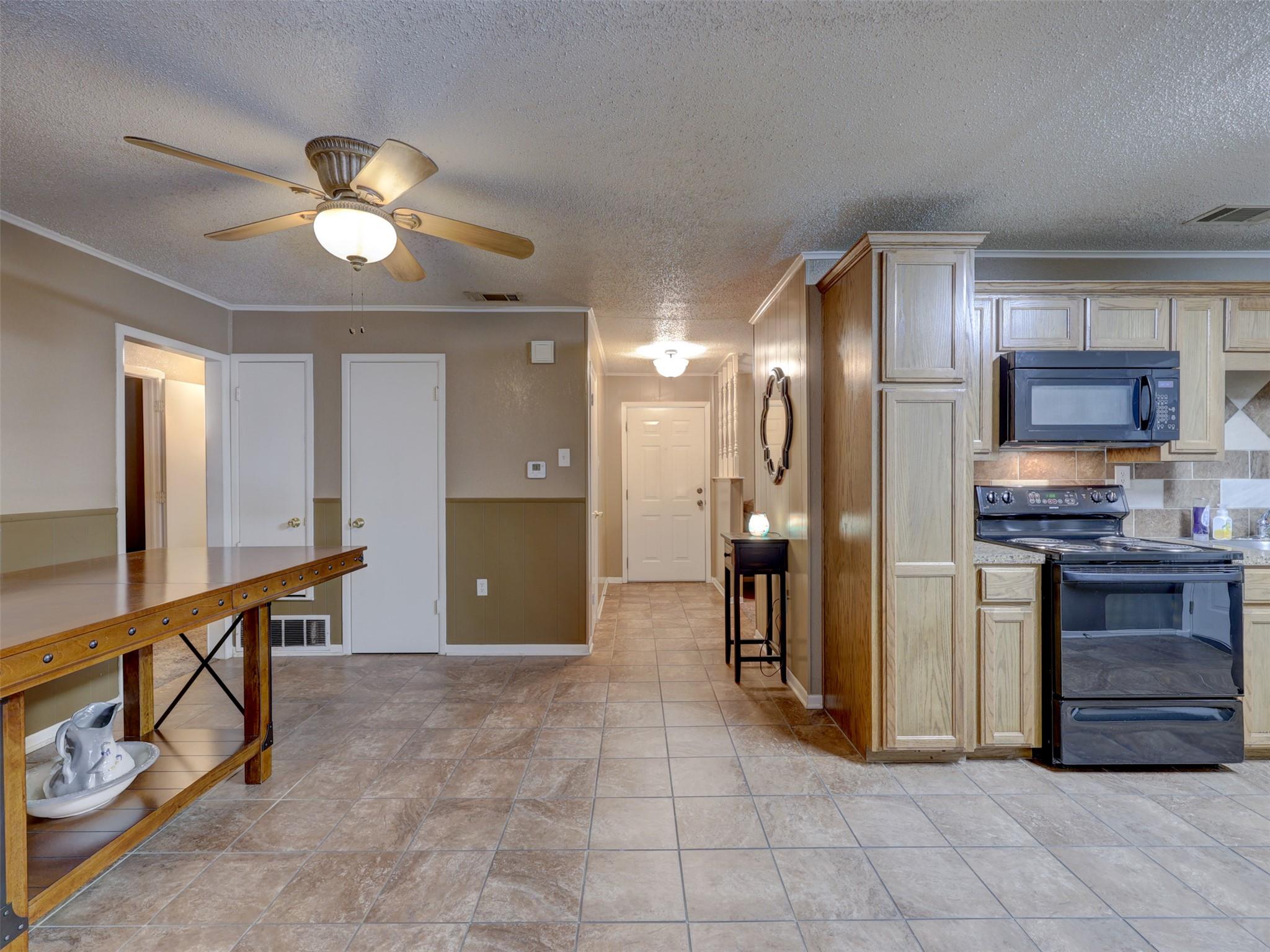 103 Lackey, Florence, TX 76527