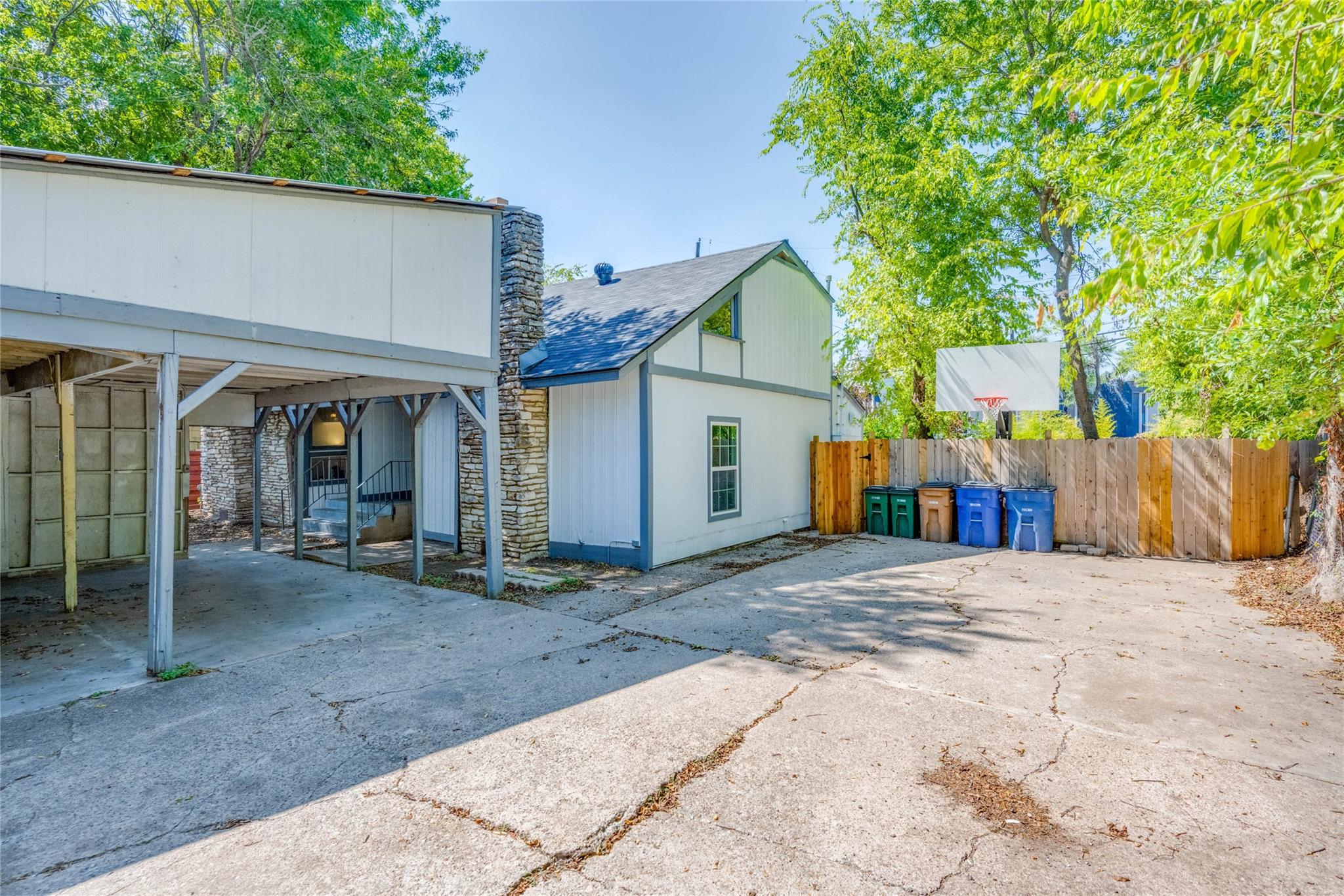 1303 E Saint Johns Ave, Austin, TX 78752