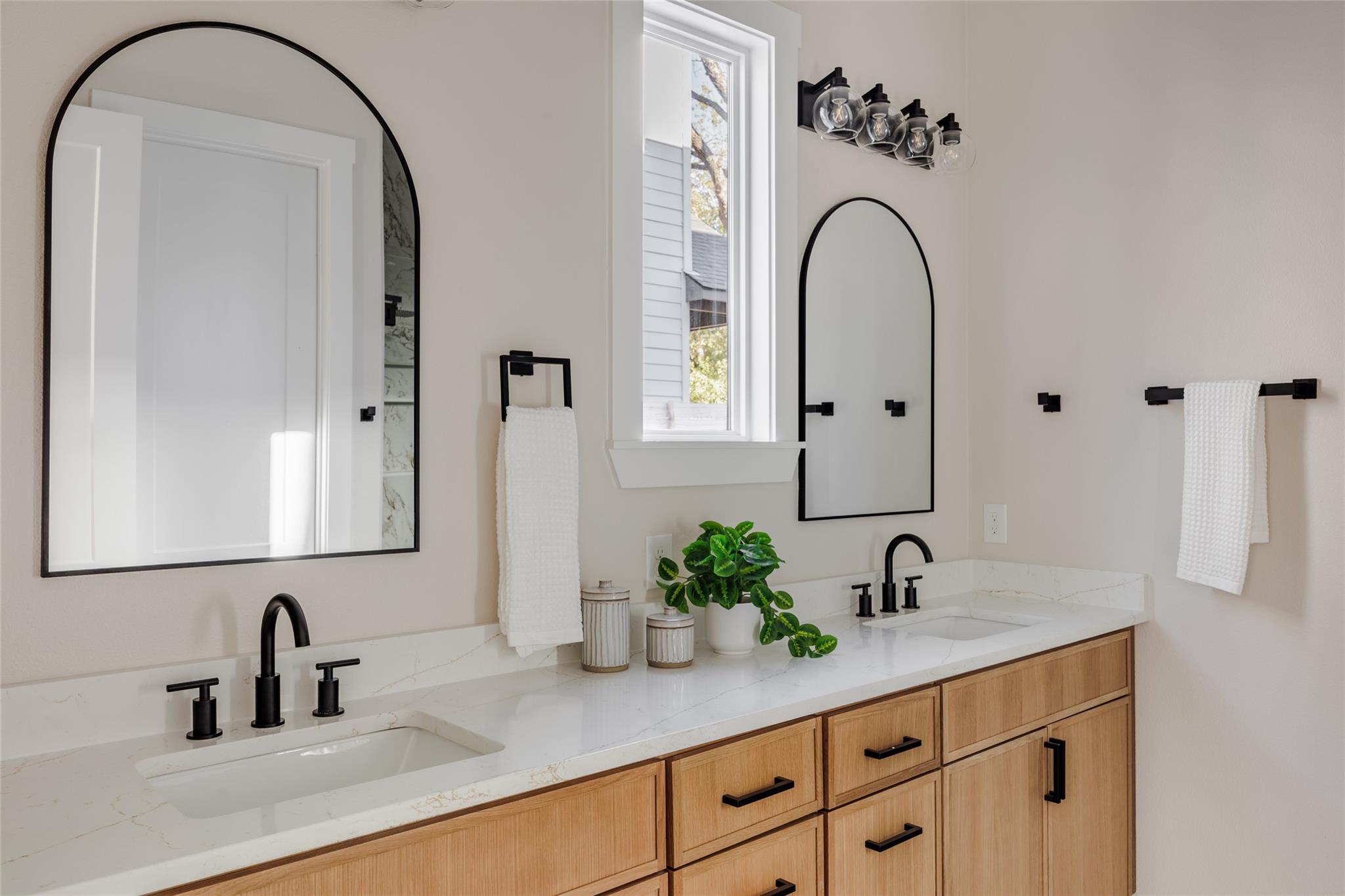 901 Redd St, Austin, TX 78745