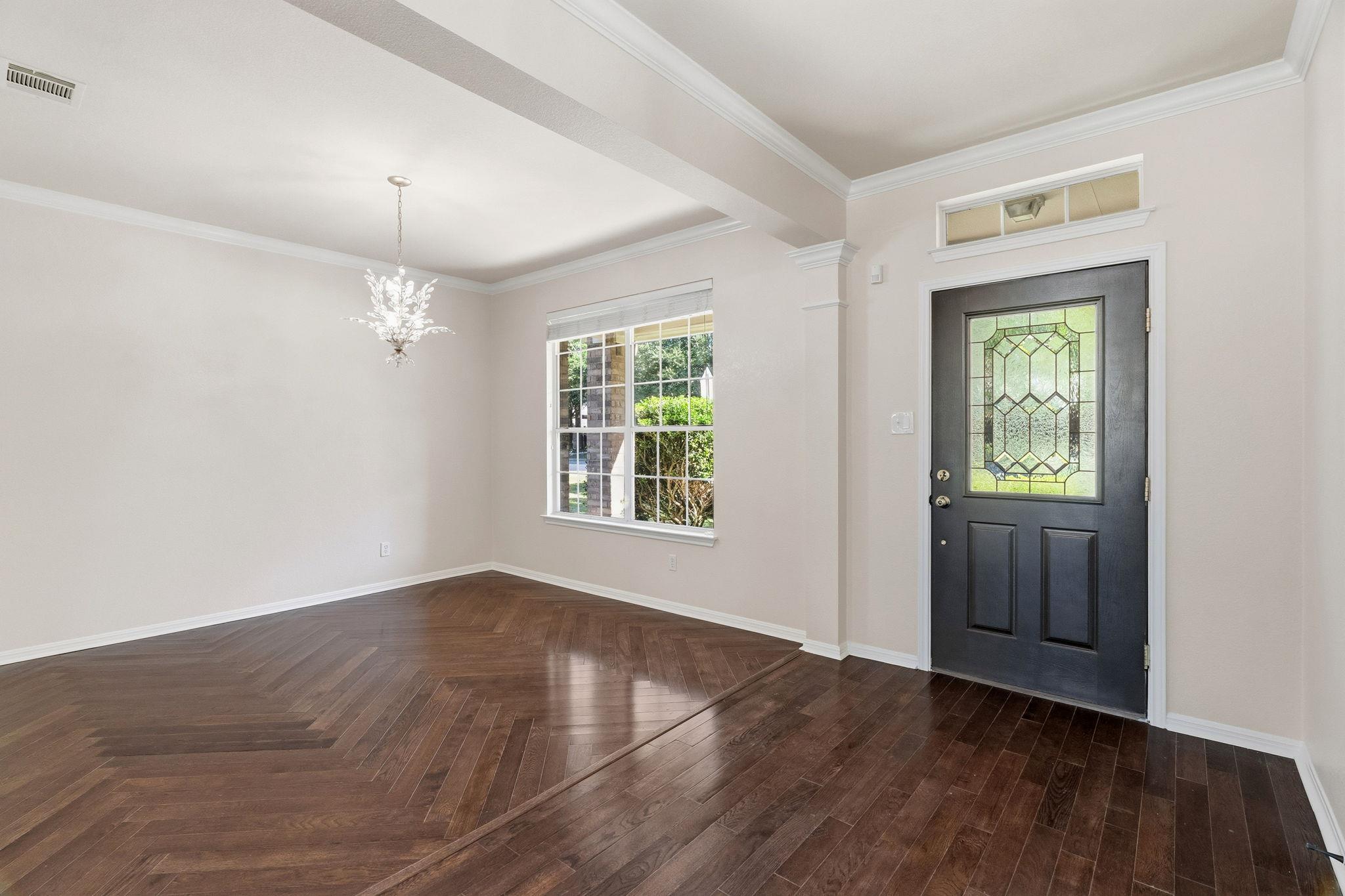 1501 Weatherford Dr, Austin, TX 78753