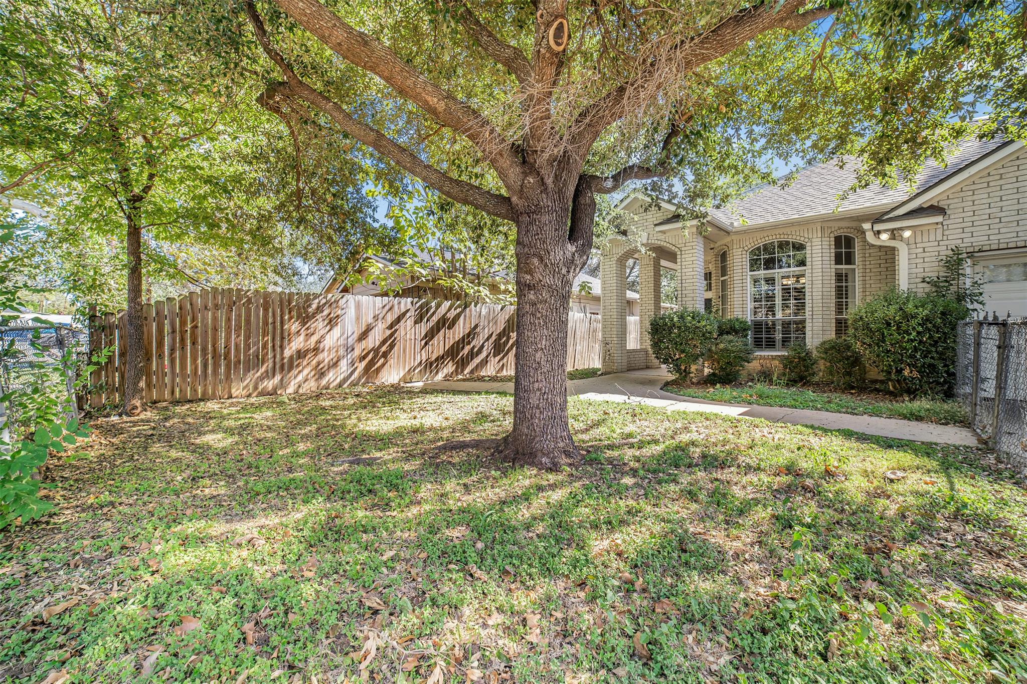 409 E Austin Ave, Round Rock, TX 78664