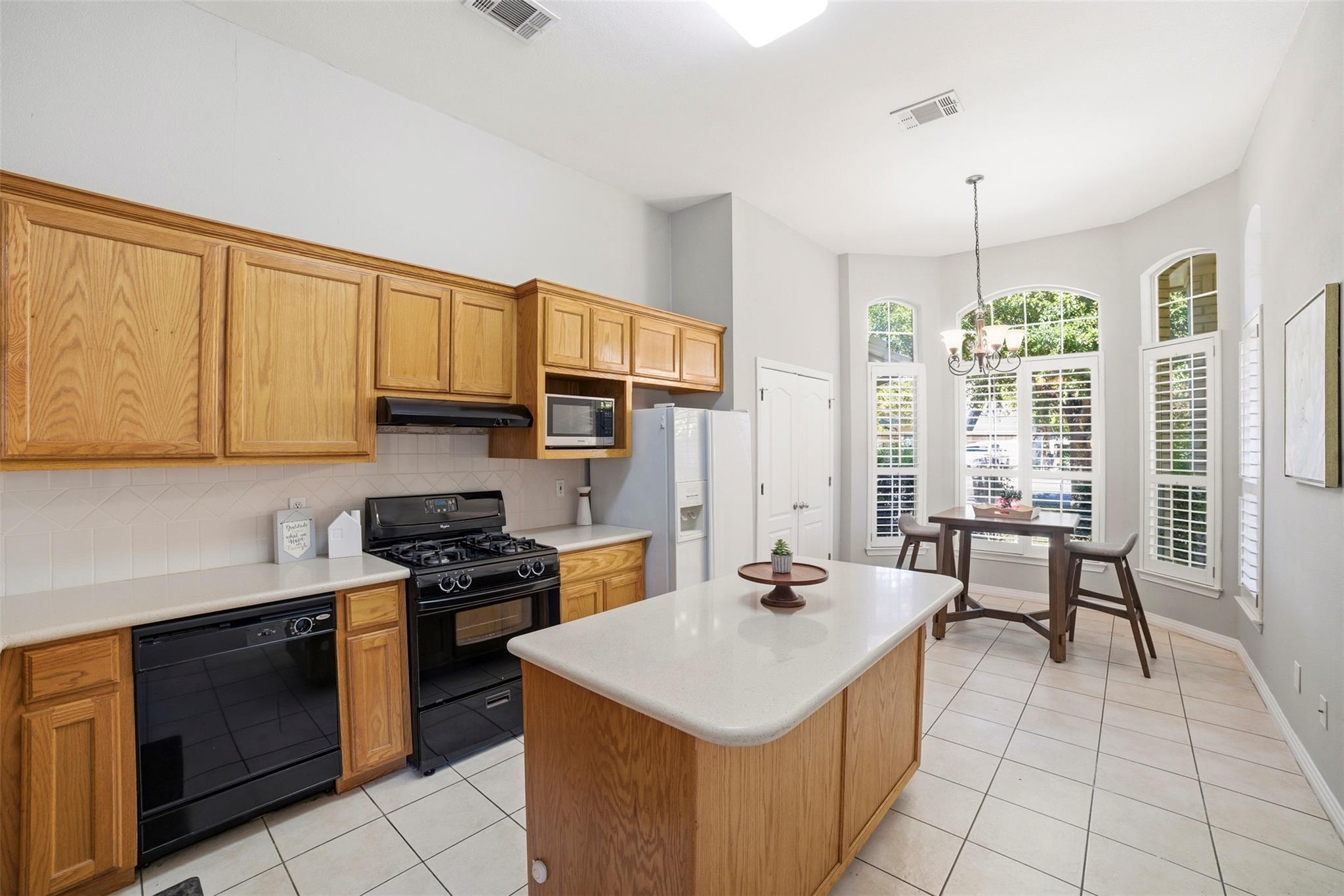 409 E Austin Ave, Round Rock, TX 78664