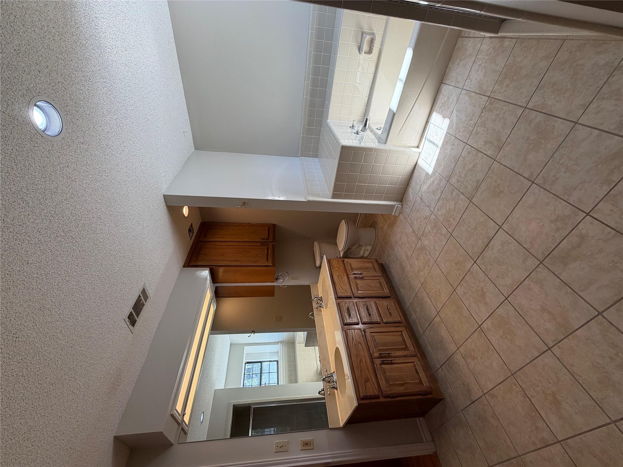 718 Brazos St, Rockdale, TX 76567