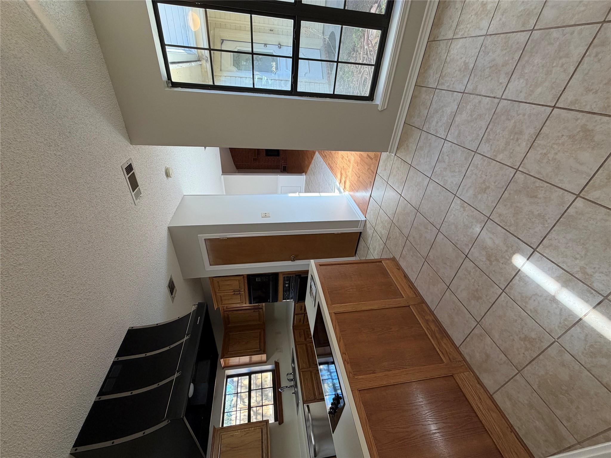 718 Brazos St, Rockdale, TX 76567