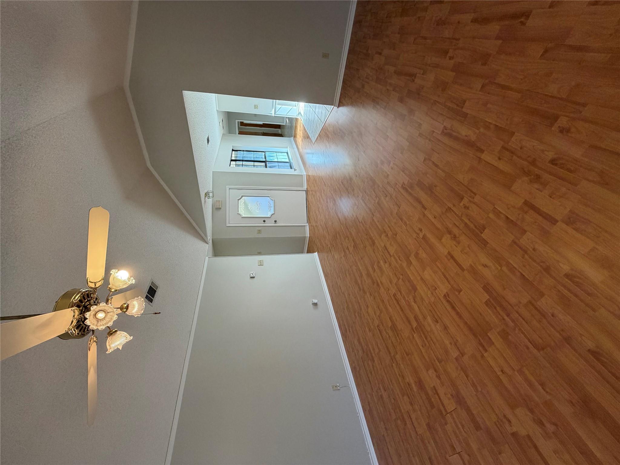 718 Brazos St, Rockdale, TX 76567