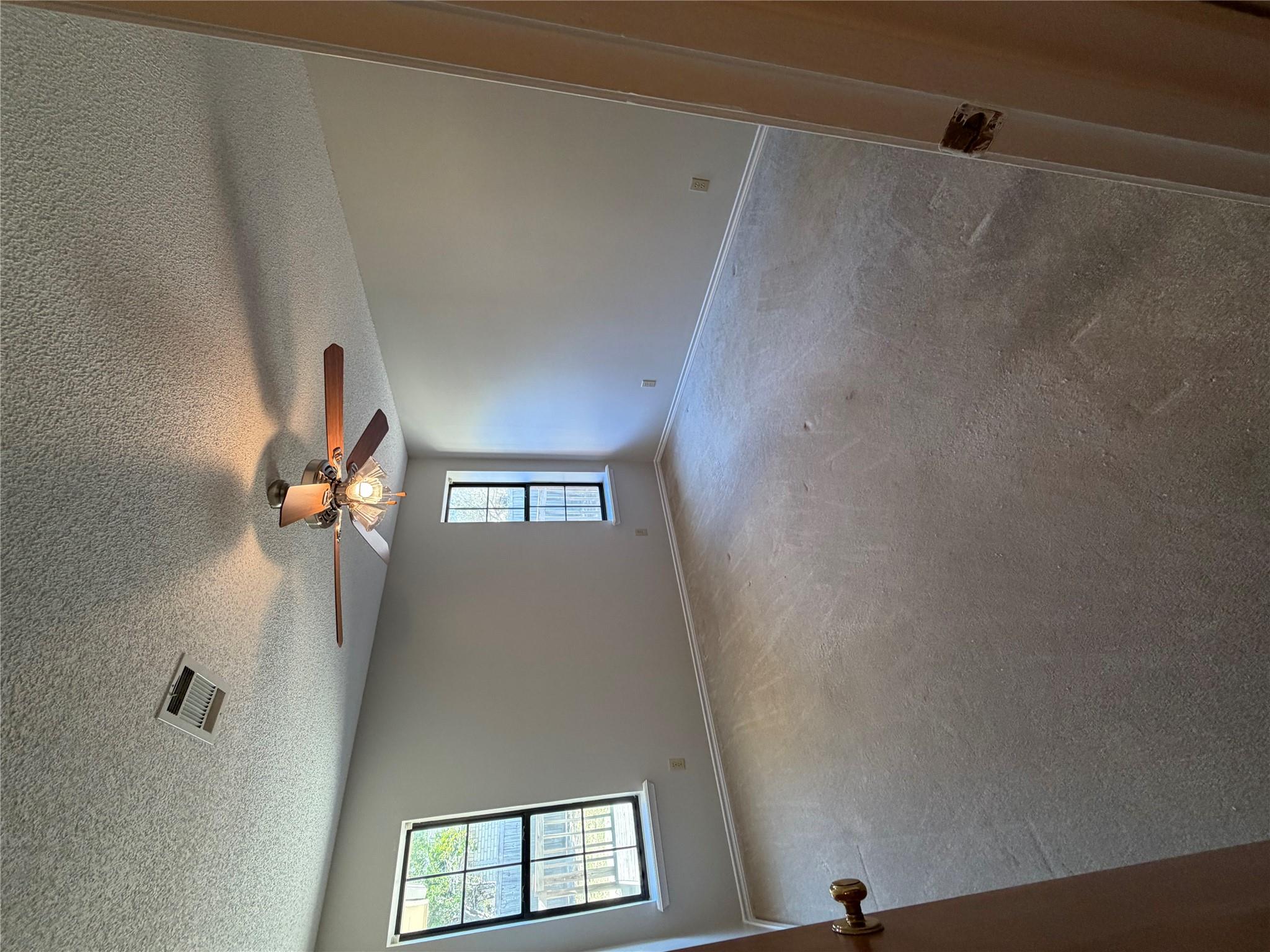 718 Brazos St, Rockdale, TX 76567