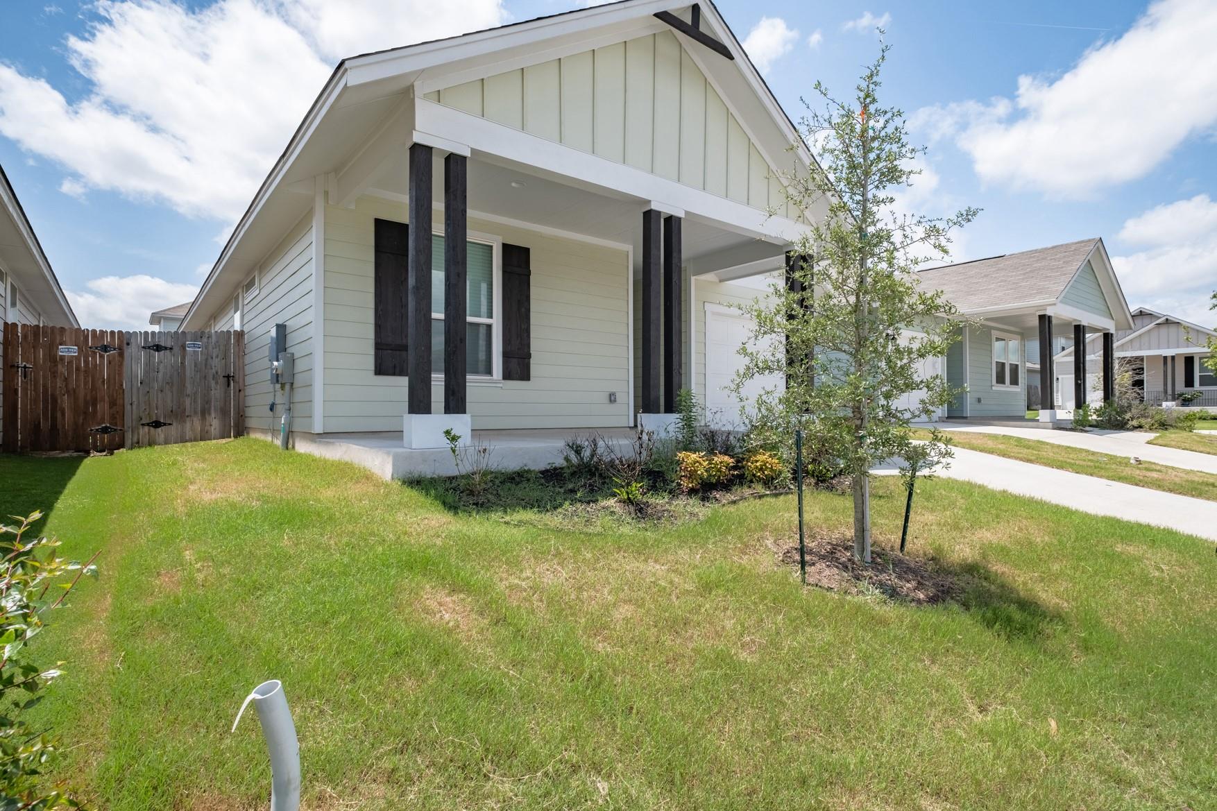 244 E Broade St, Leander, TX 78641