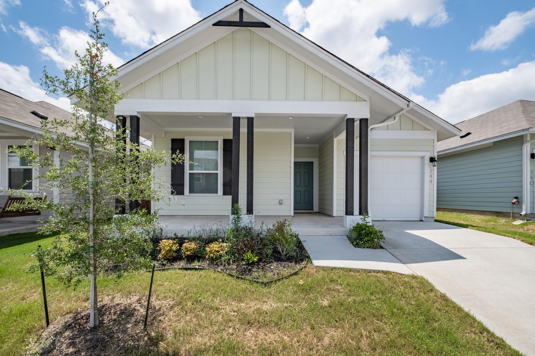 244 E Broade St, Leander, TX 78641