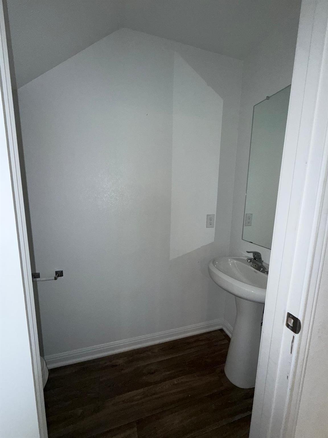 509 Riverdale Dr, Jarrell, TX 76537