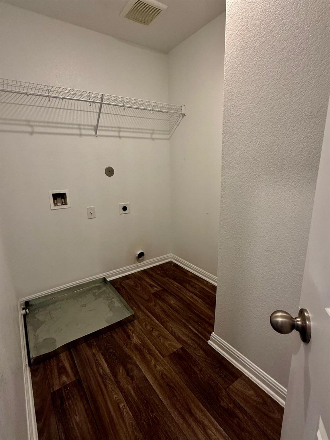 509 Riverdale Dr, Jarrell, TX 76537