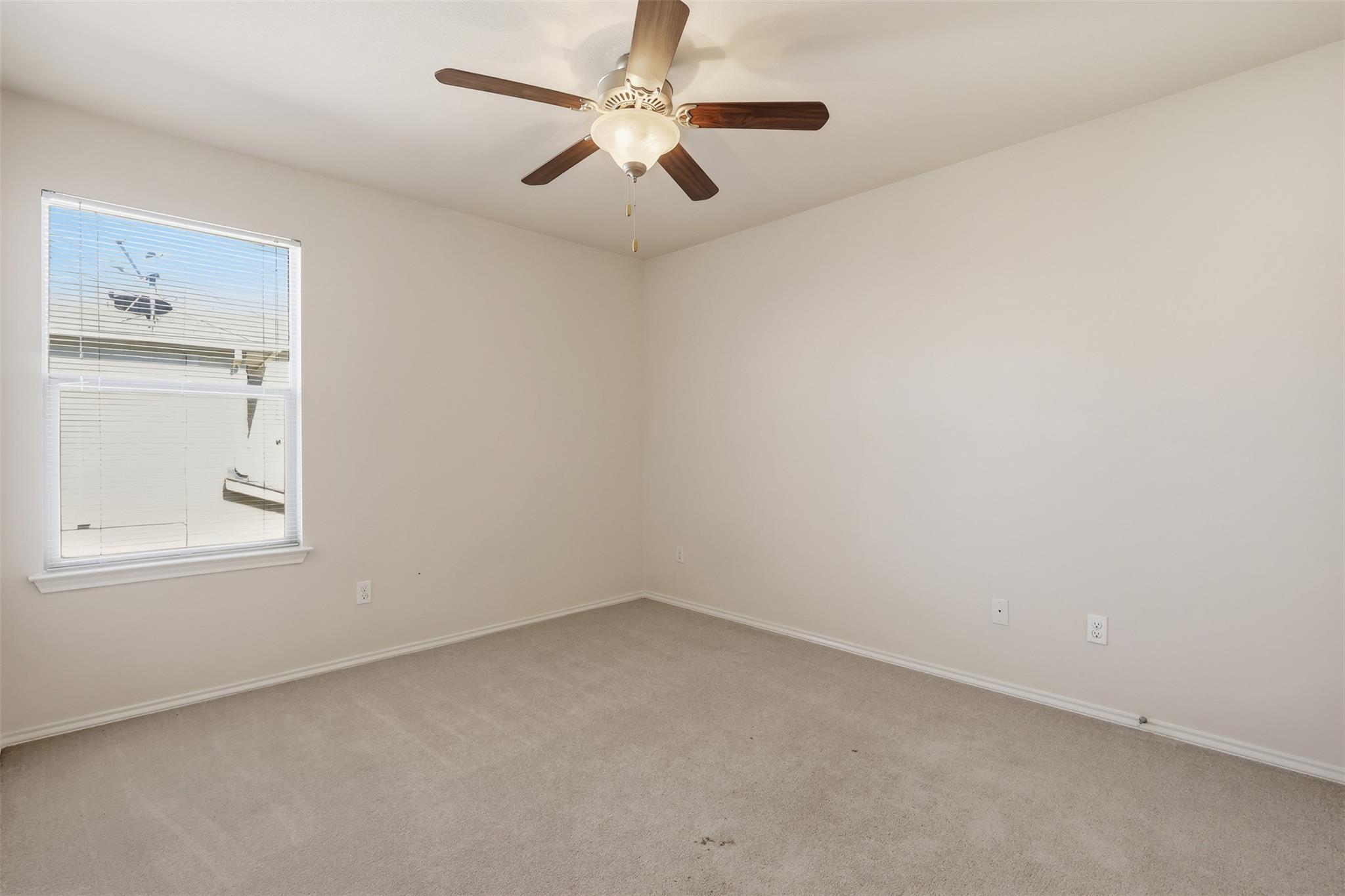 208 Falcon Ln, Leander, TX 78641