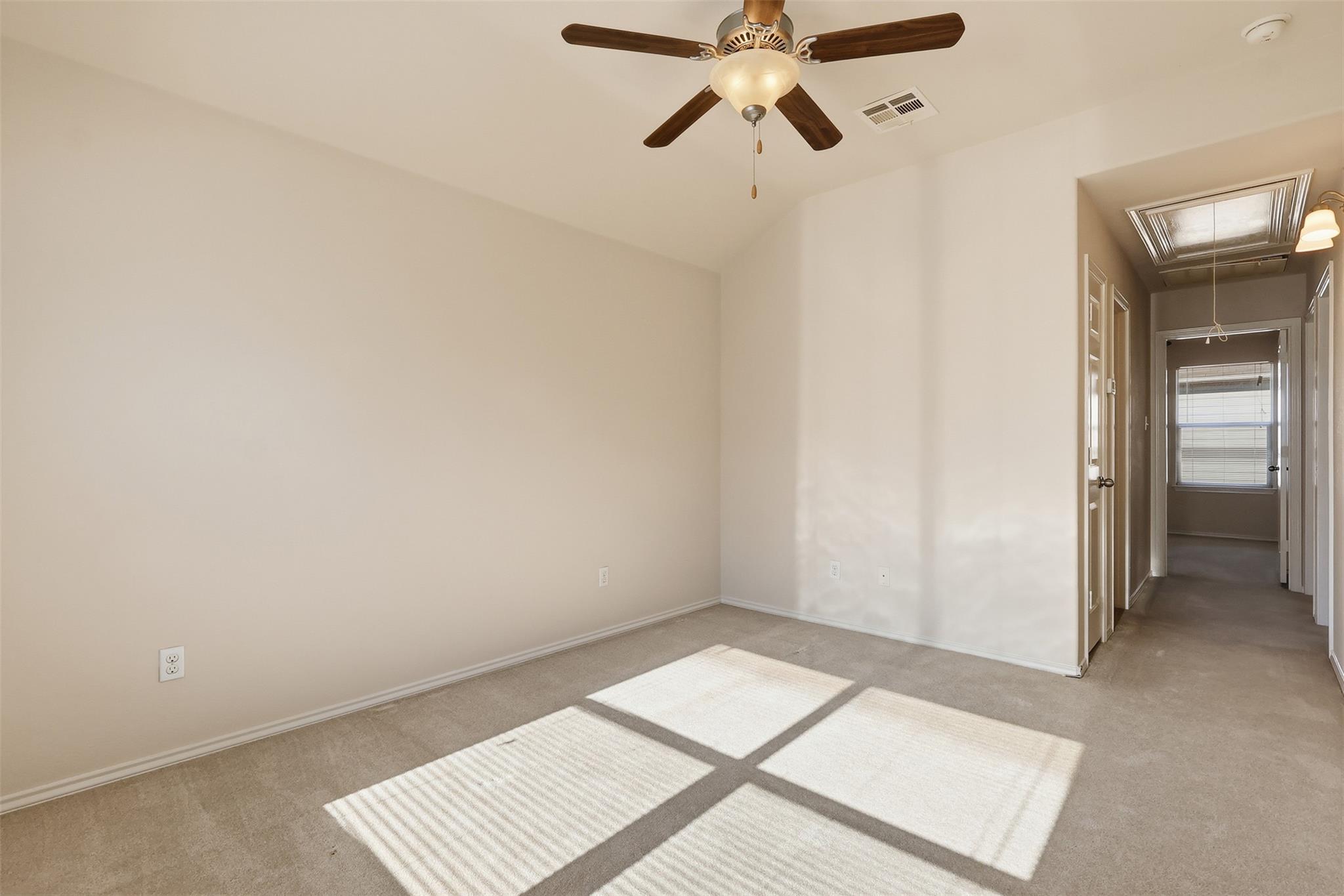 208 Falcon Ln, Leander, TX 78641