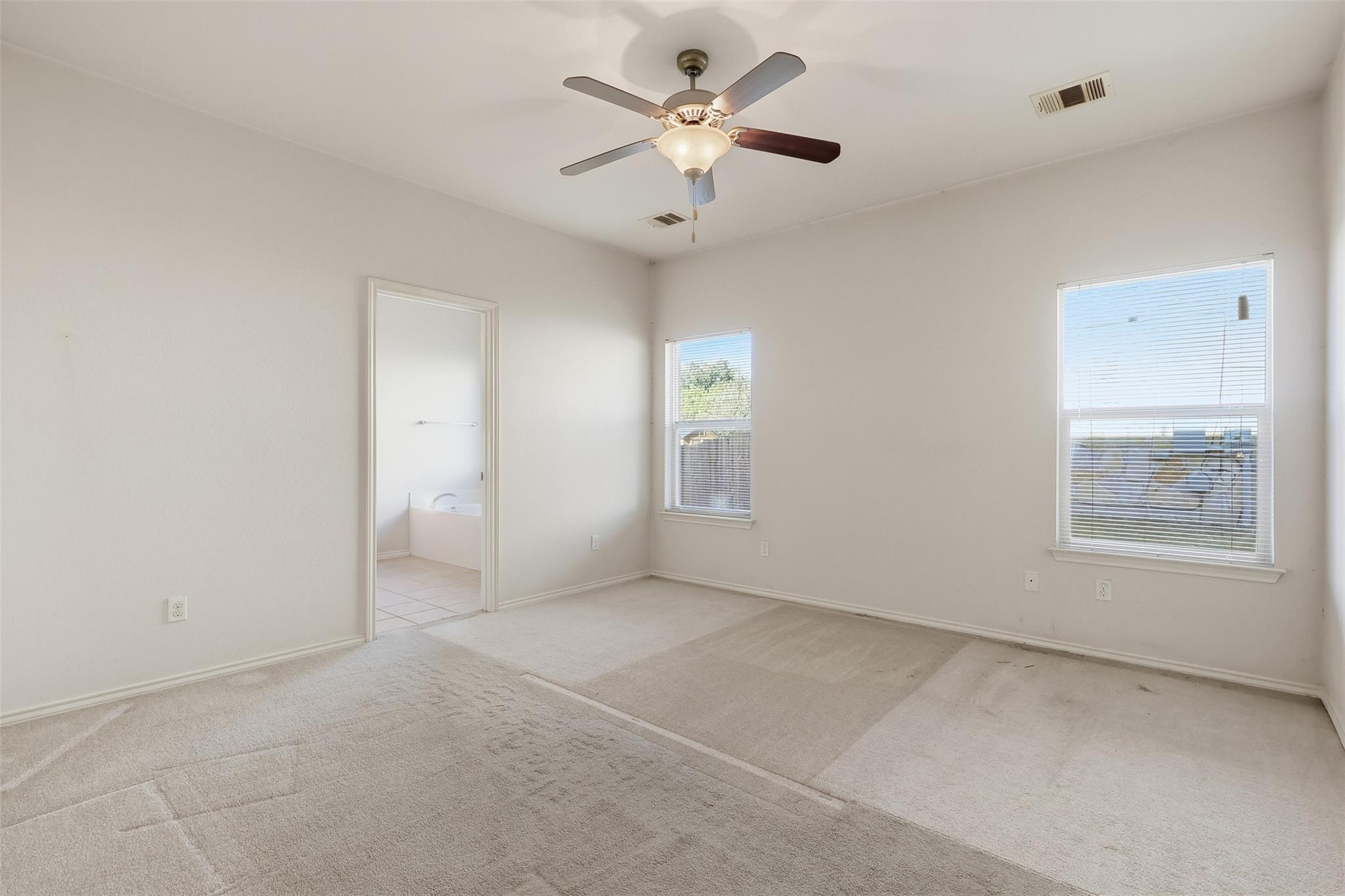 208 Falcon Ln, Leander, TX 78641