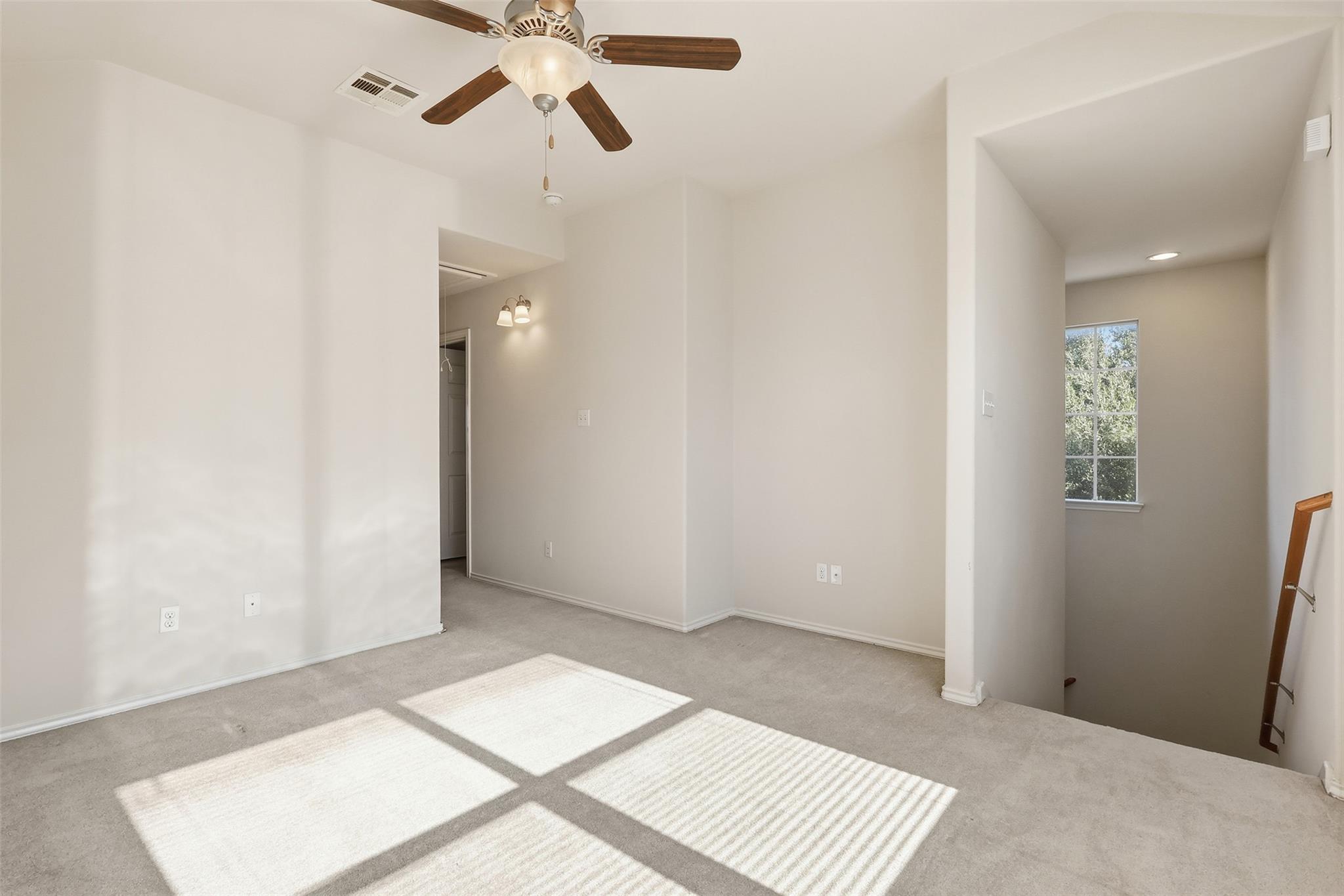 208 Falcon Ln, Leander, TX 78641