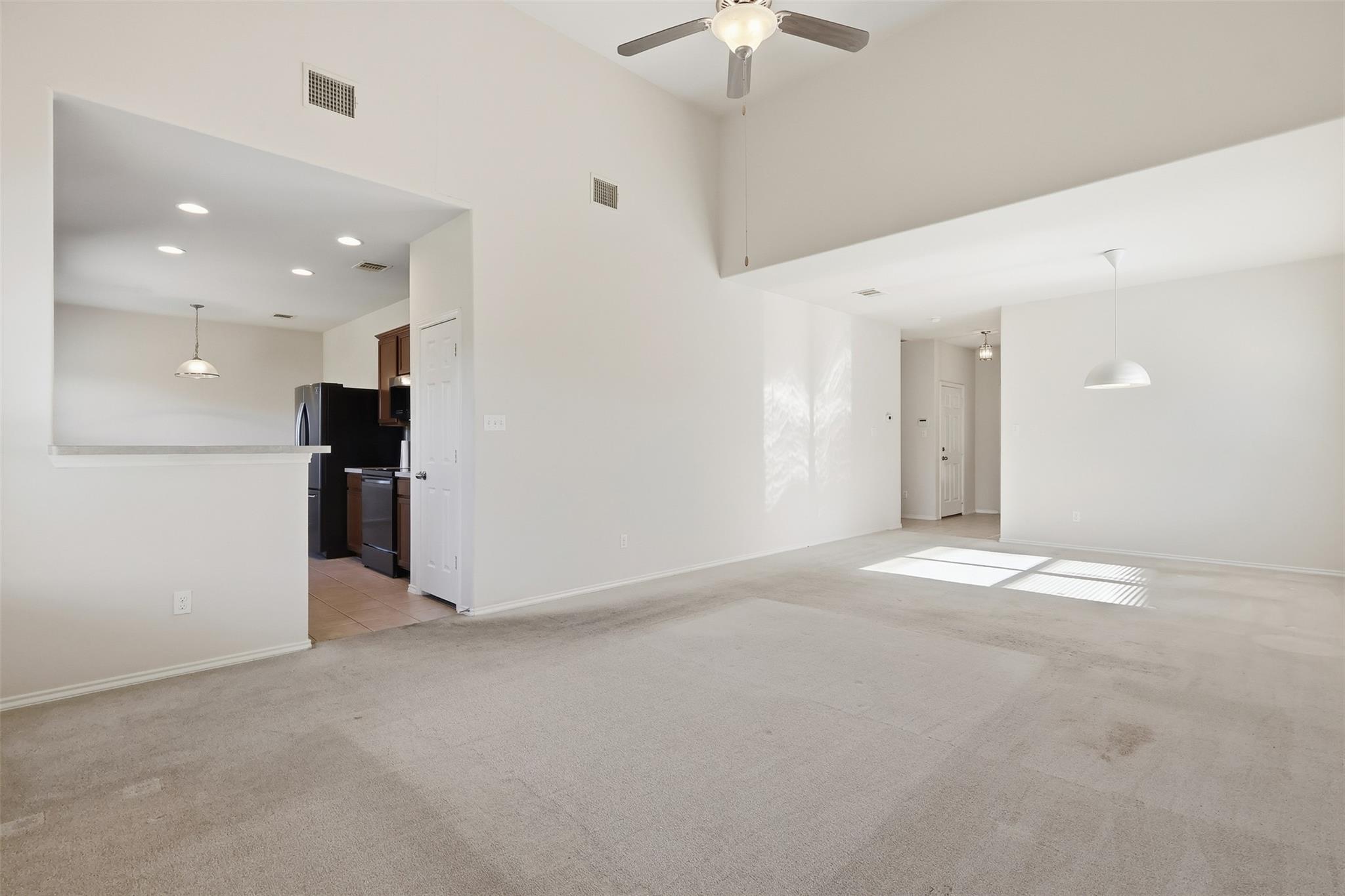 208 Falcon Ln, Leander, TX 78641