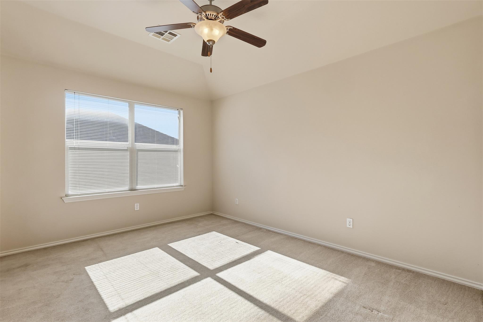 208 Falcon Ln, Leander, TX 78641