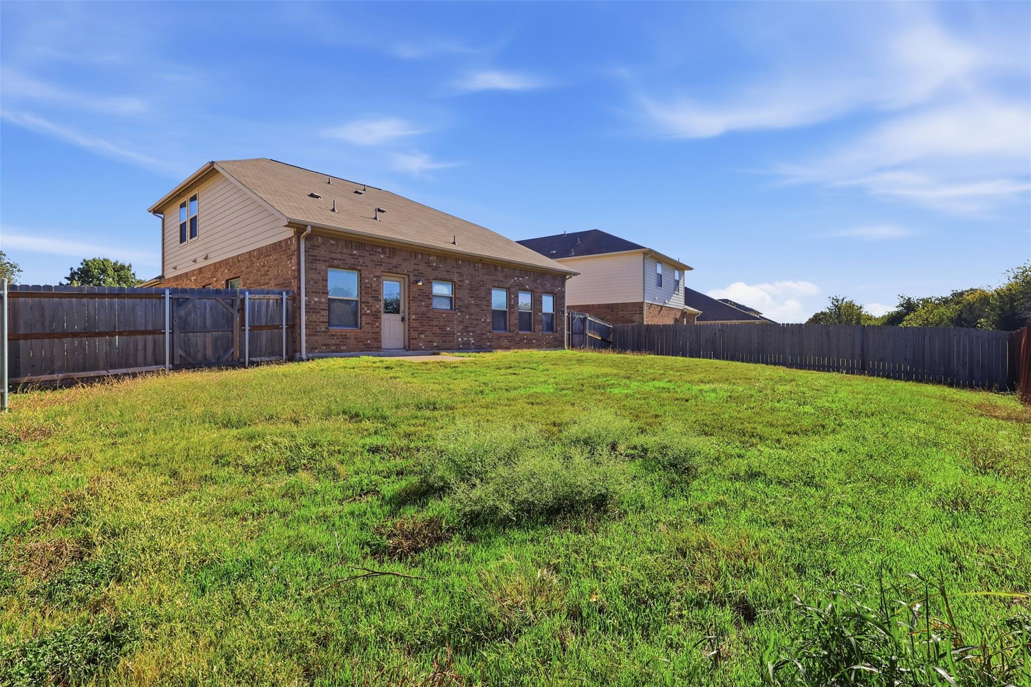 208 Falcon Ln, Leander, TX 78641