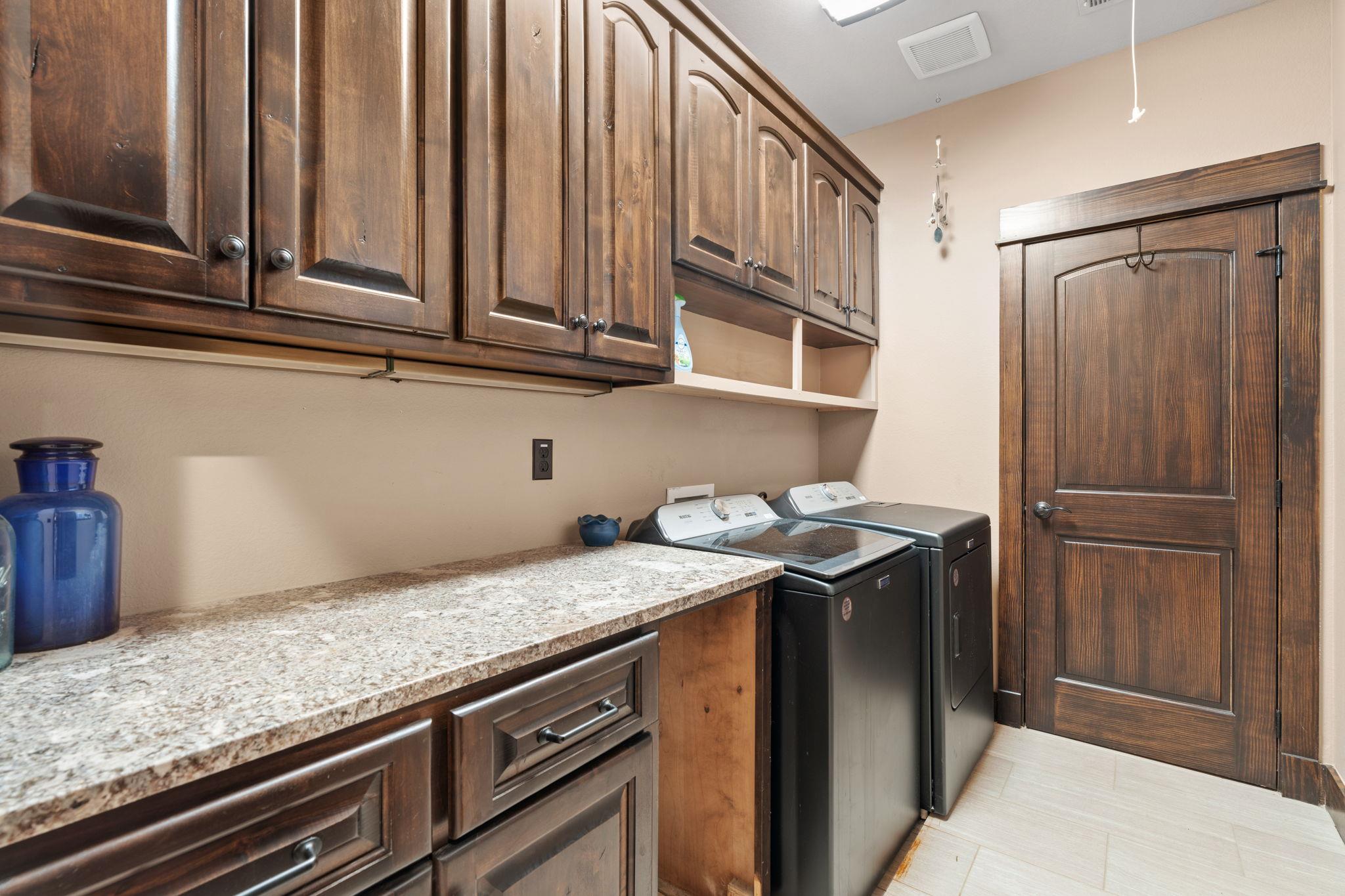 20117 Moon Dance Ln, Spicewood, TX 78669