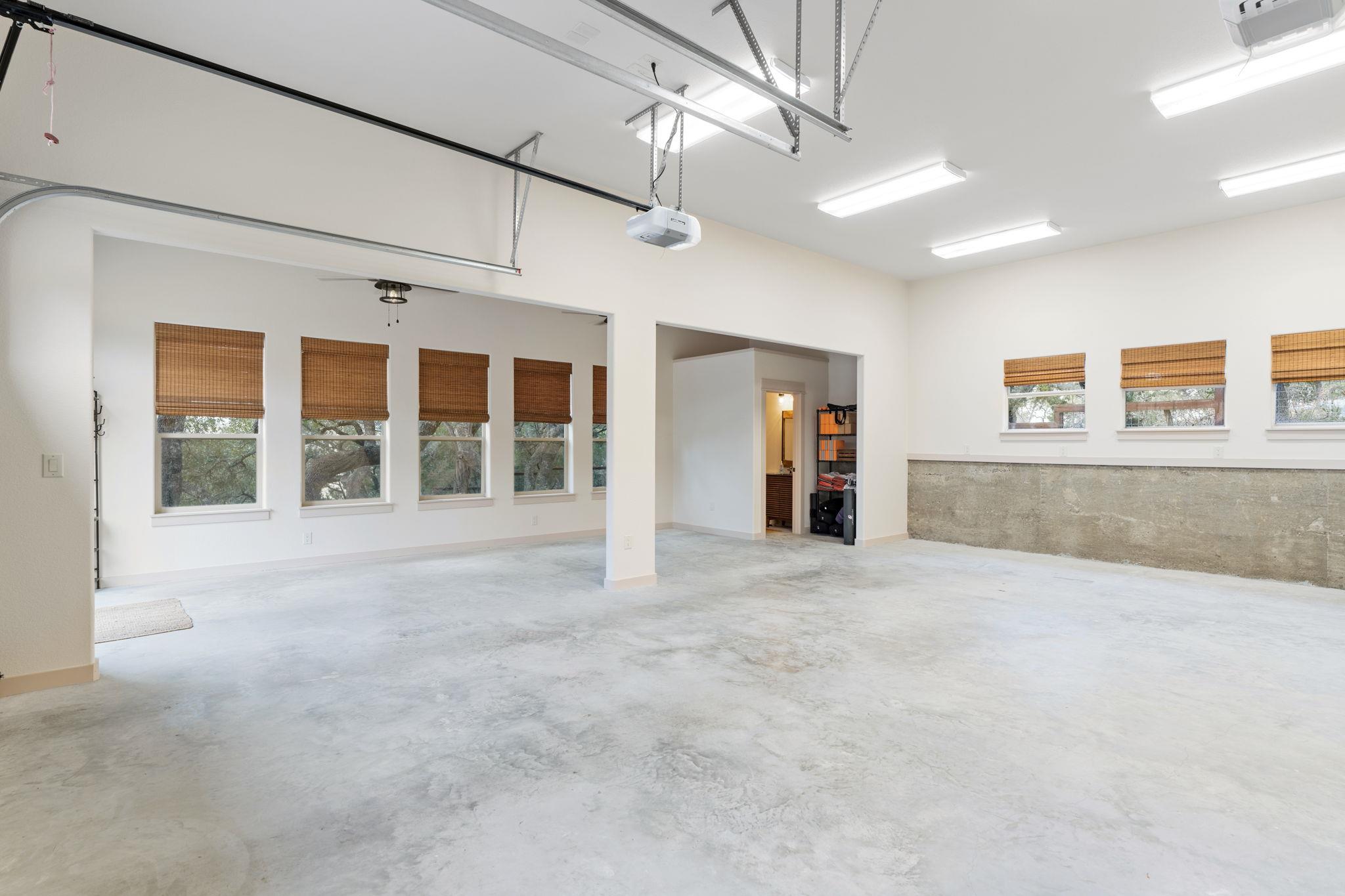 20117 Moon Dance Ln, Spicewood, TX 78669