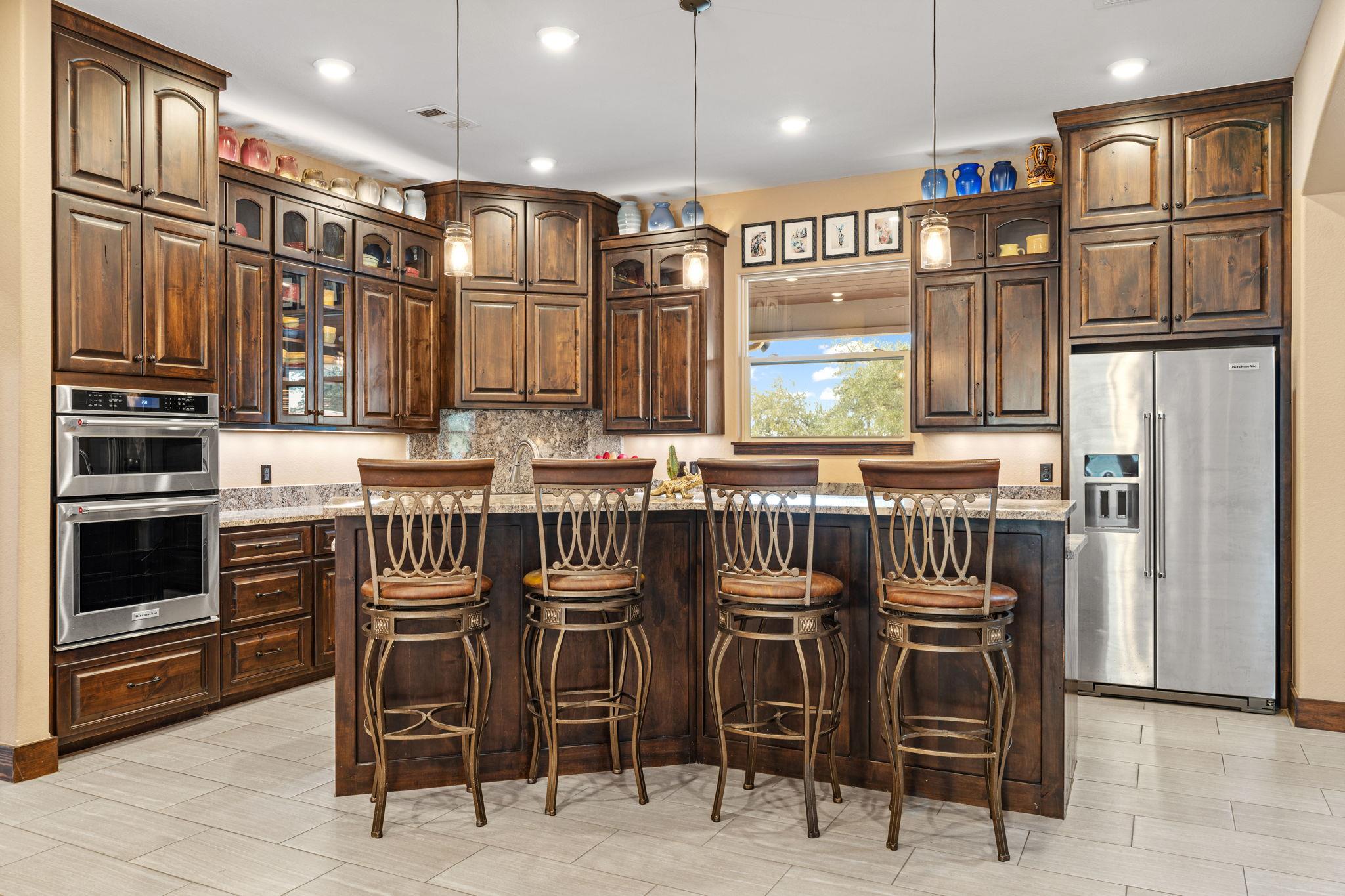 20117 Moon Dance Ln, Spicewood, TX 78669