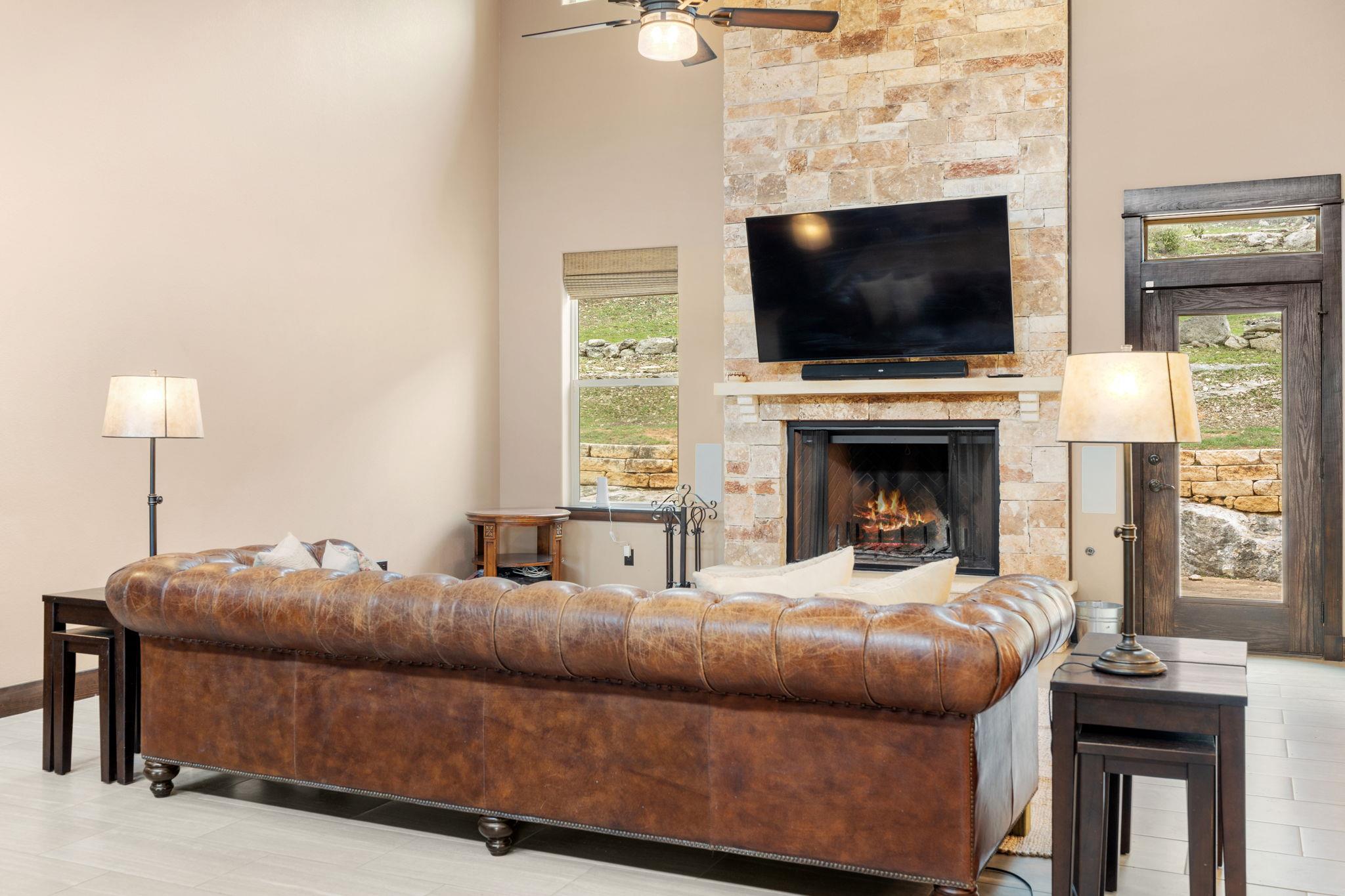 20117 Moon Dance Ln, Spicewood, TX 78669