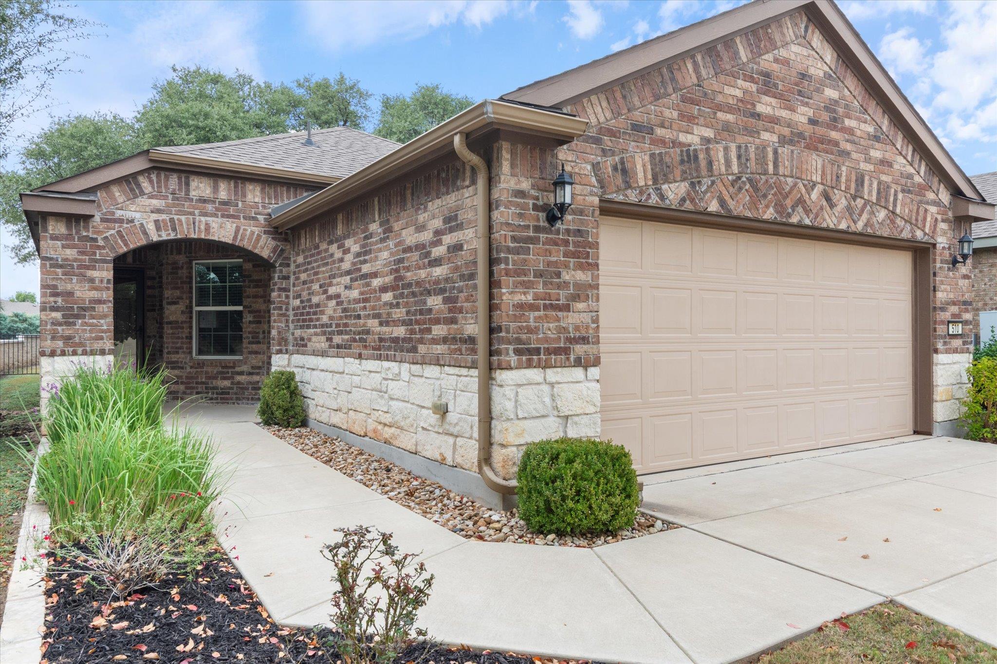 510 Holiday Creek Ln, Georgetown, TX 78633