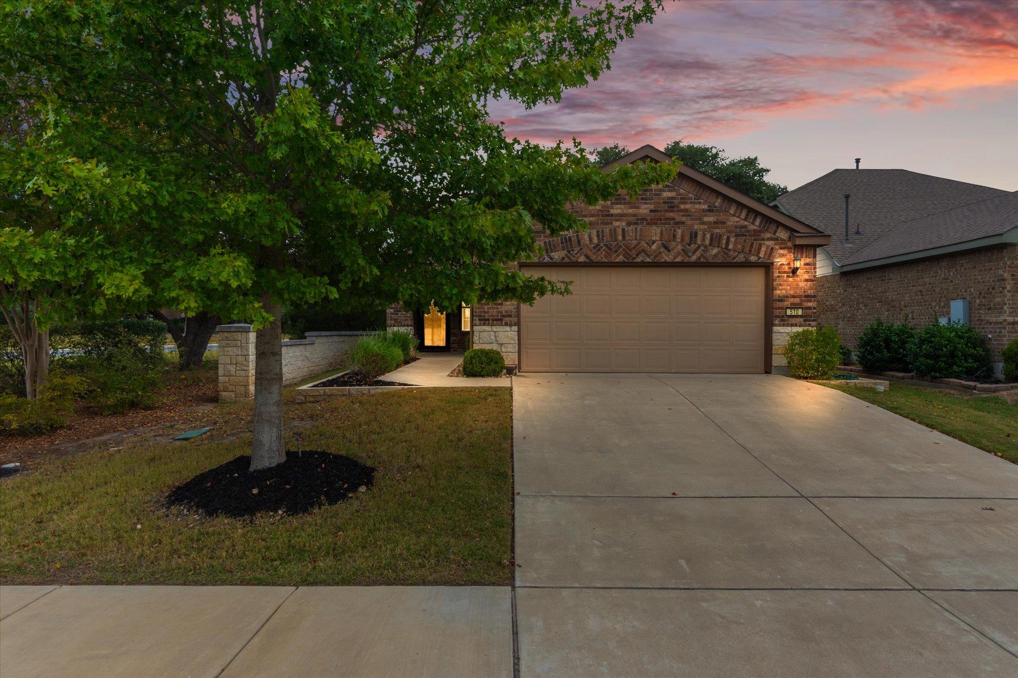 510 Holiday Creek Ln, Georgetown, TX 78633