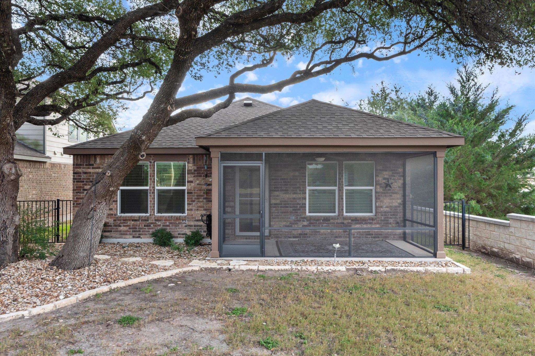 510 Holiday Creek Ln, Georgetown, TX 78633