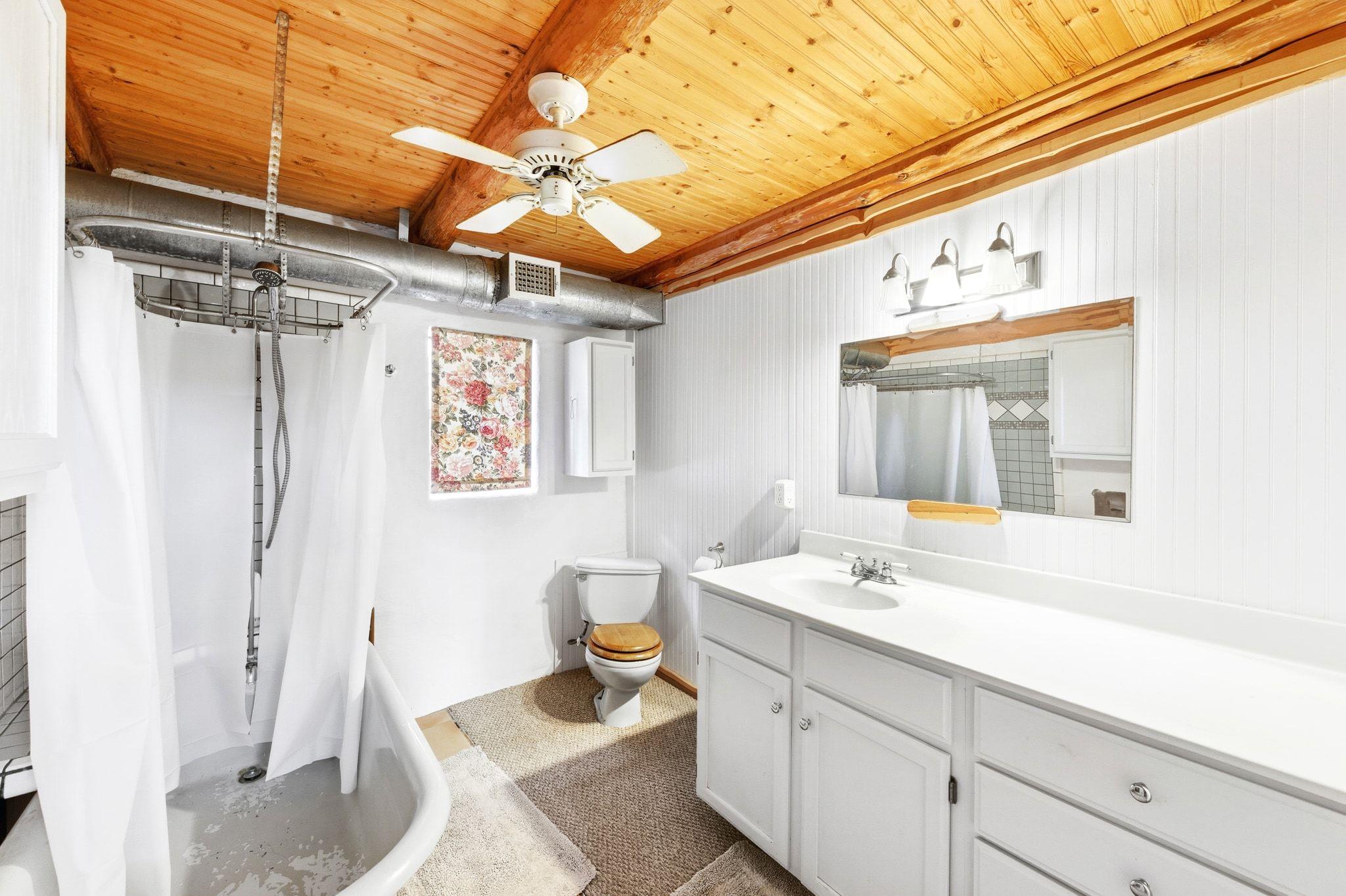 235 Antioch Rd, Paige, TX 78659