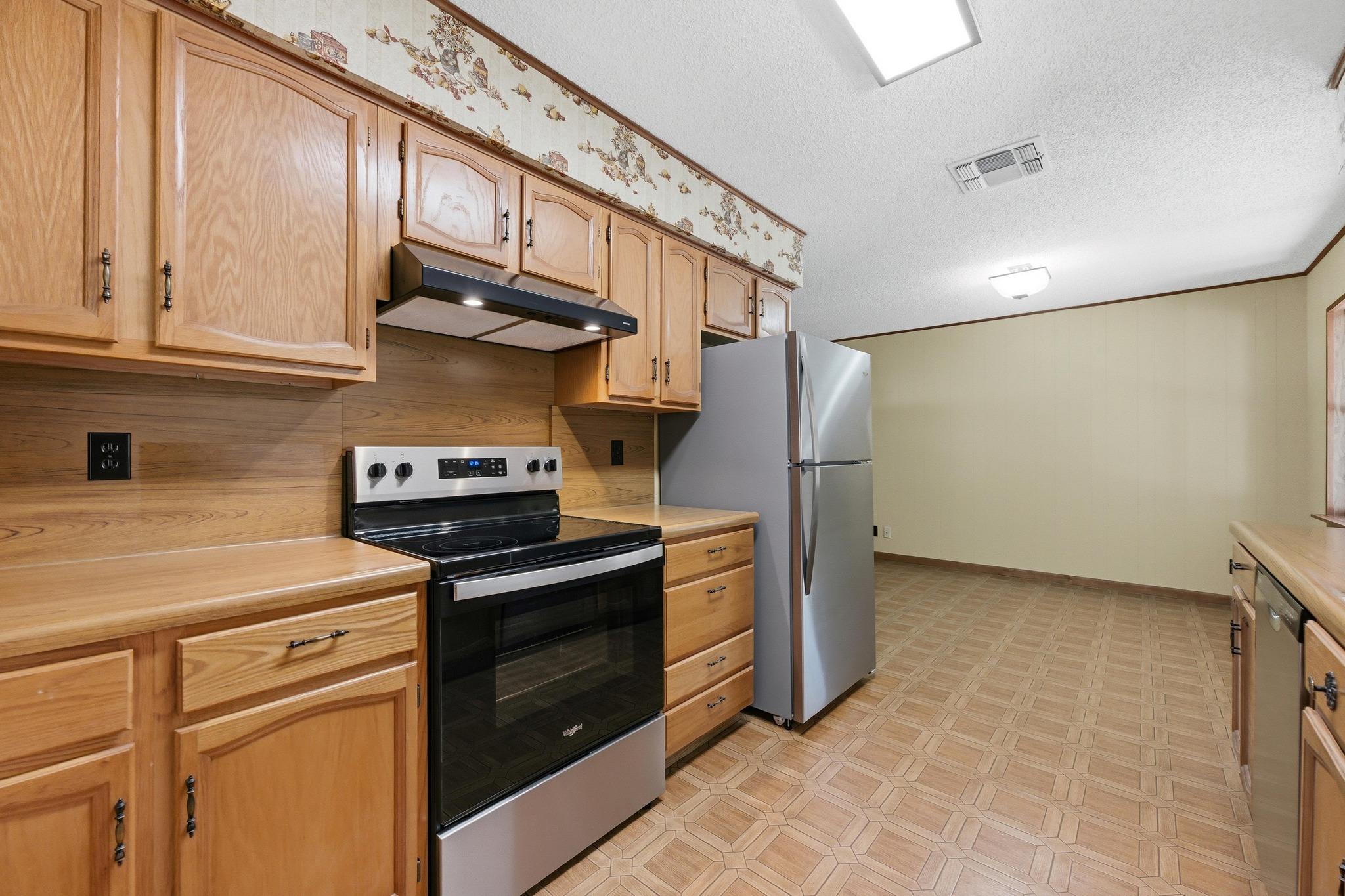 203 Broadmoor Dr, Fredericksburg, TX 78624