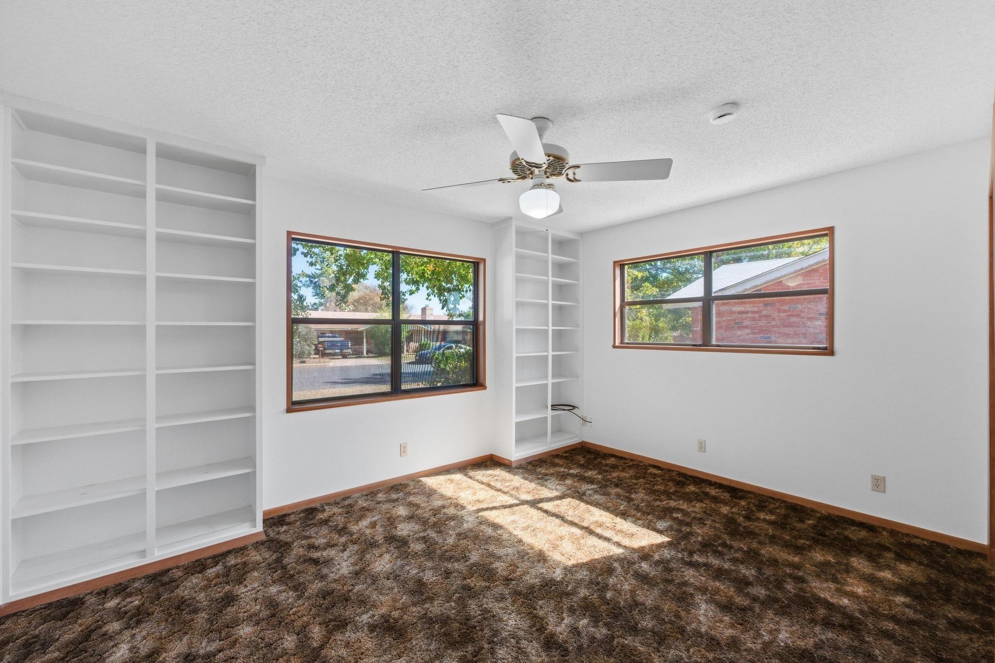 203 Broadmoor Dr, Fredericksburg, TX 78624