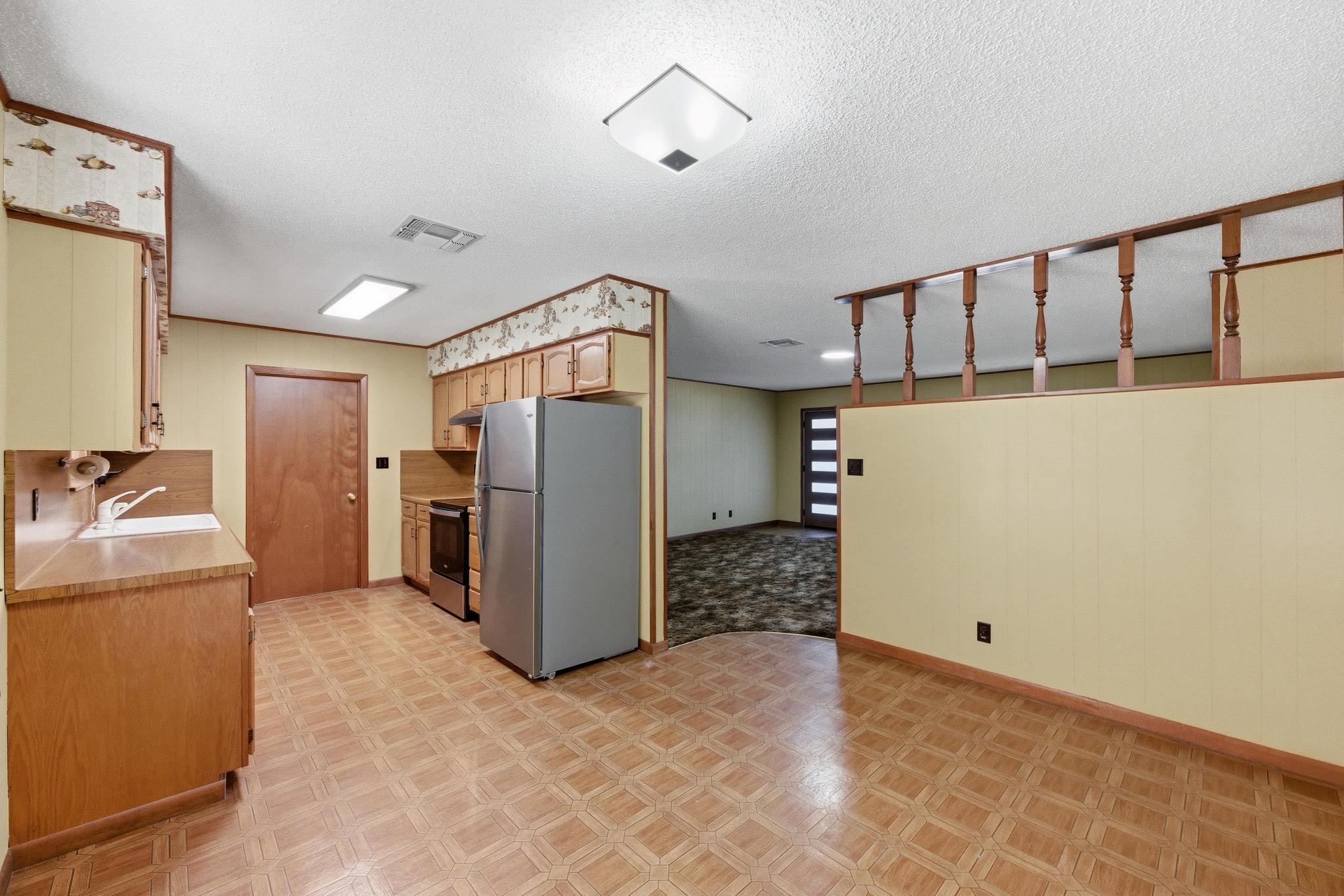 203 Broadmoor Dr, Fredericksburg, TX 78624