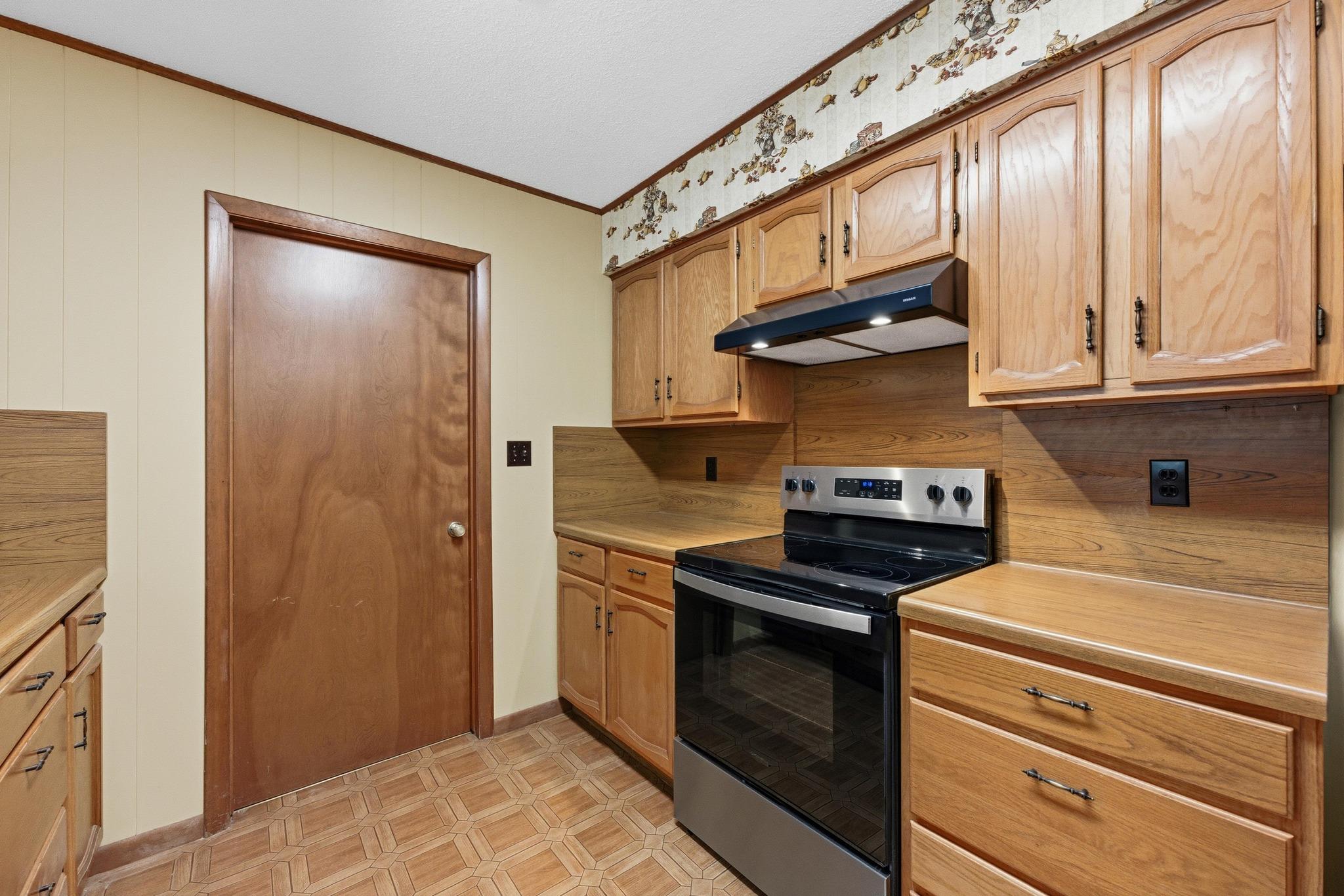 203 Broadmoor Dr, Fredericksburg, TX 78624