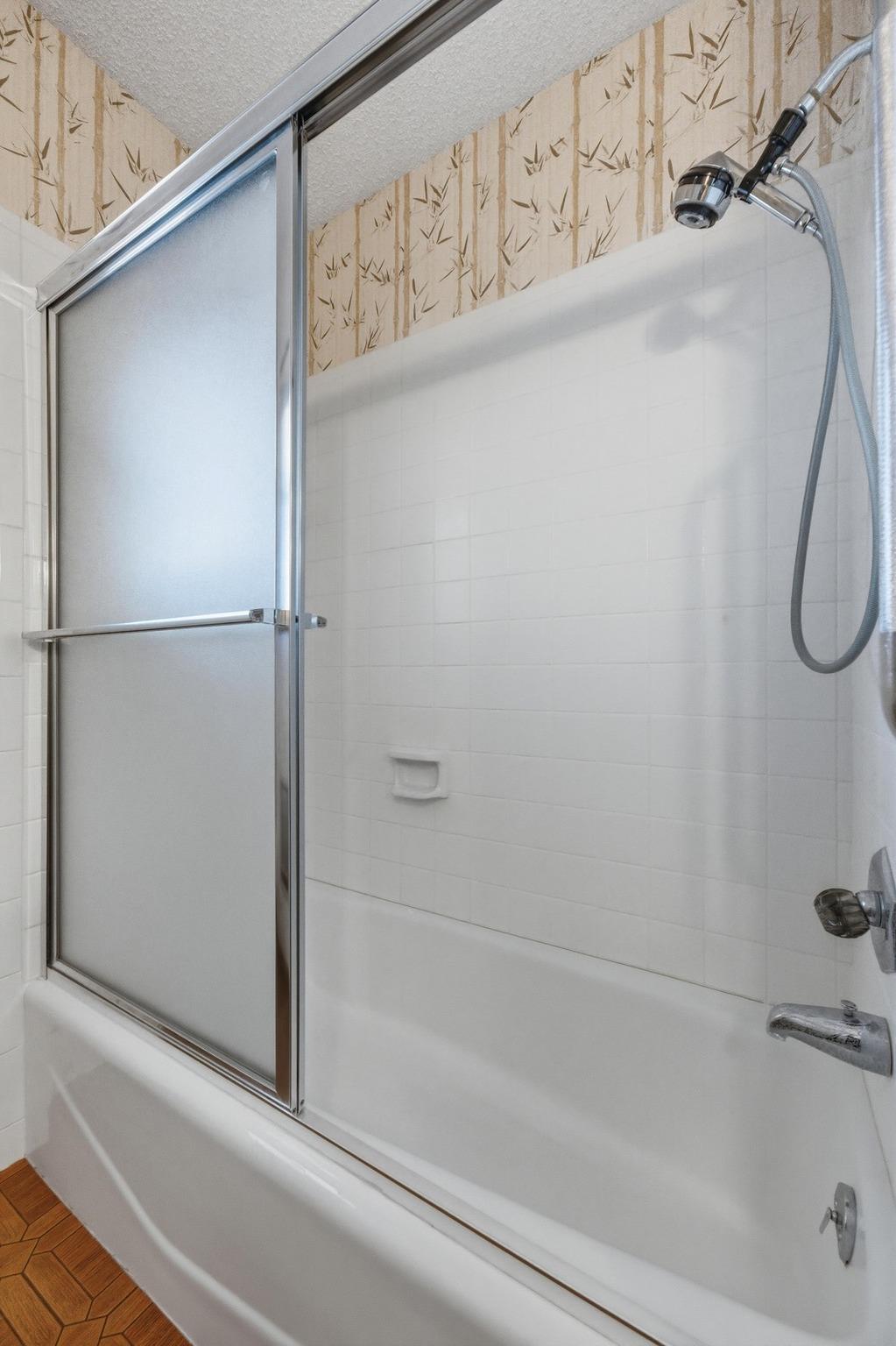 203 Broadmoor Dr, Fredericksburg, TX 78624