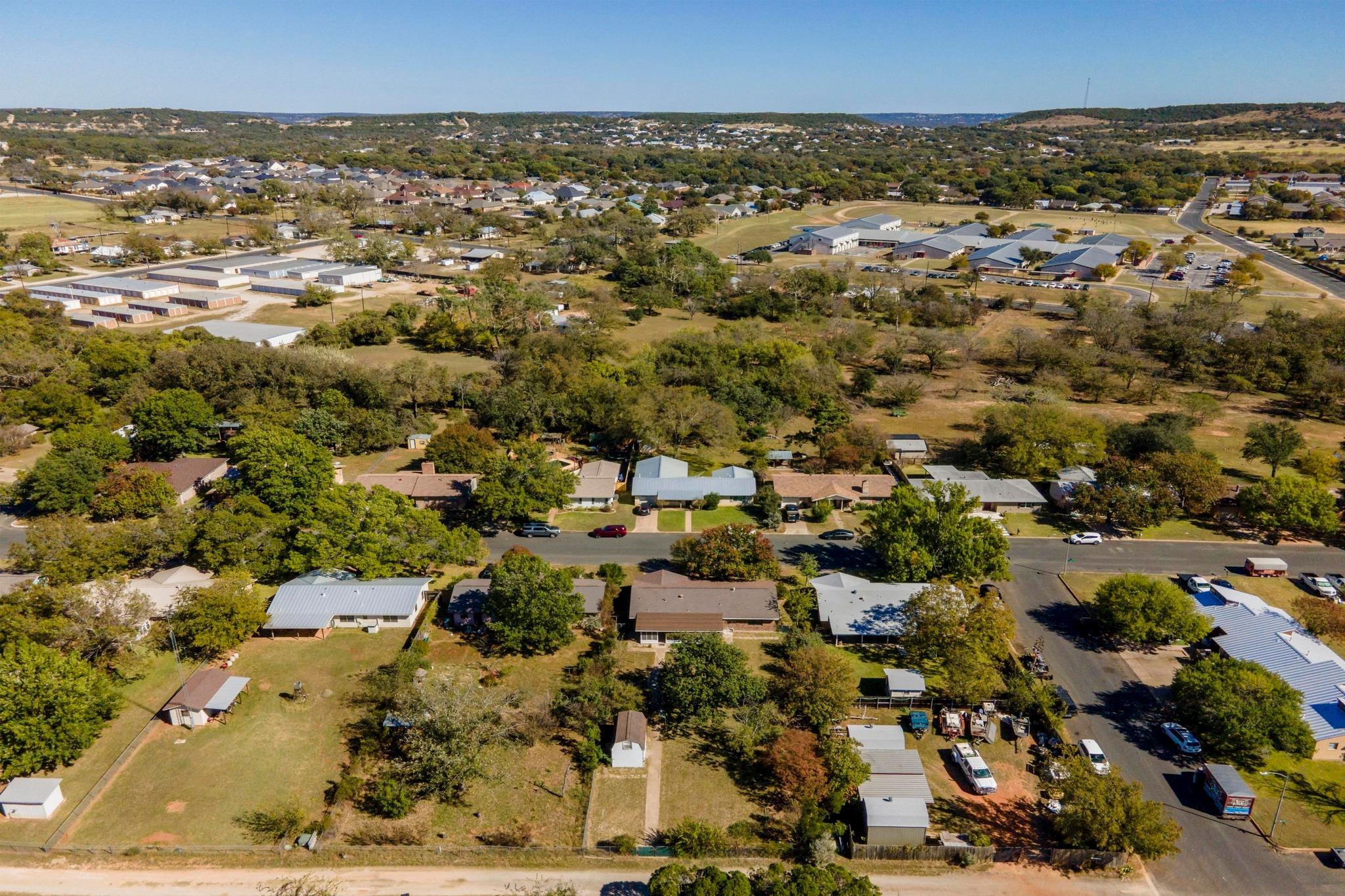 203 Broadmoor Dr, Fredericksburg, TX 78624